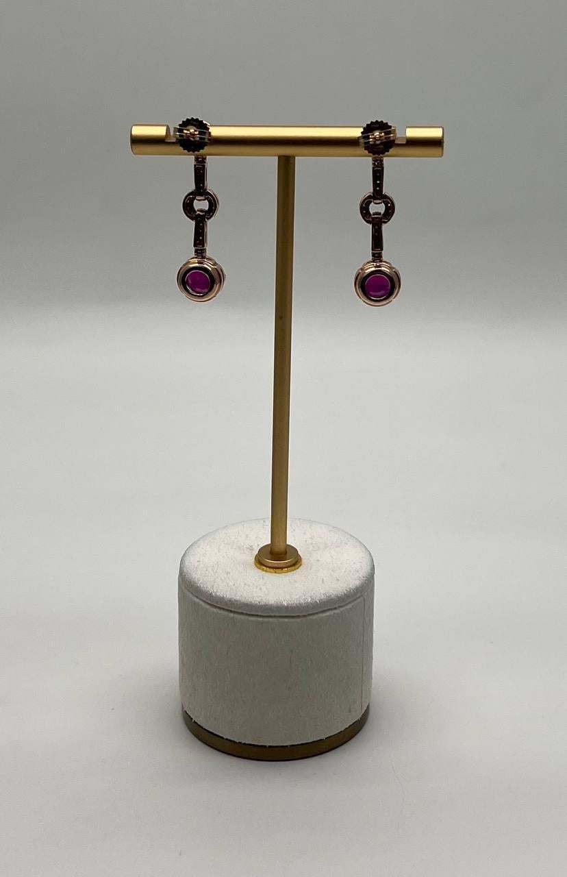 Donna Orecchini a goccia tondi in oro rosa 14K con diamante rosso e rubino in vendita
