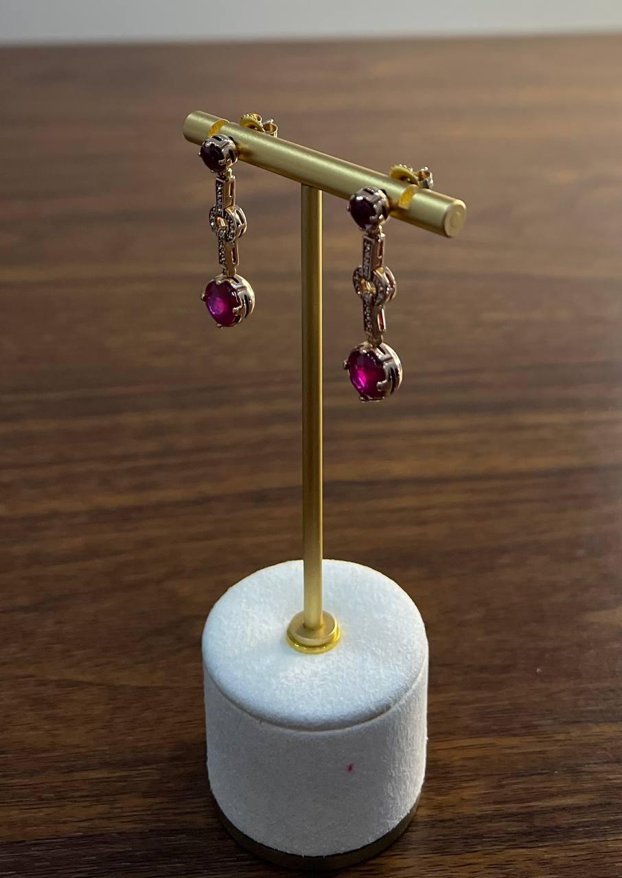 Orecchini a goccia tondi in oro rosa 14K con diamante rosso e rubino in vendita 4
