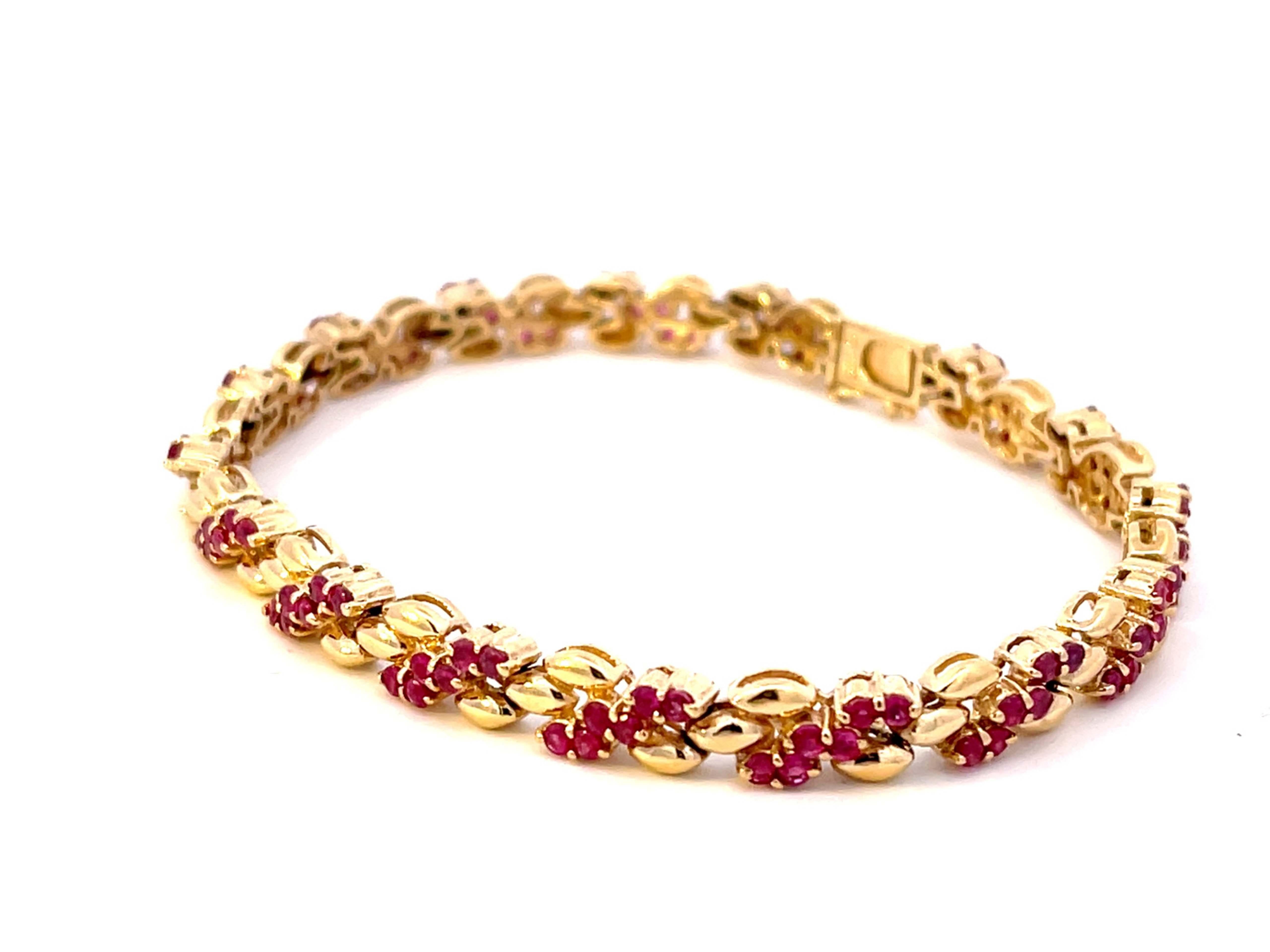 Modern Round Red Ruby Gold Link Bracelet in 14k Yellow Gold For Sale