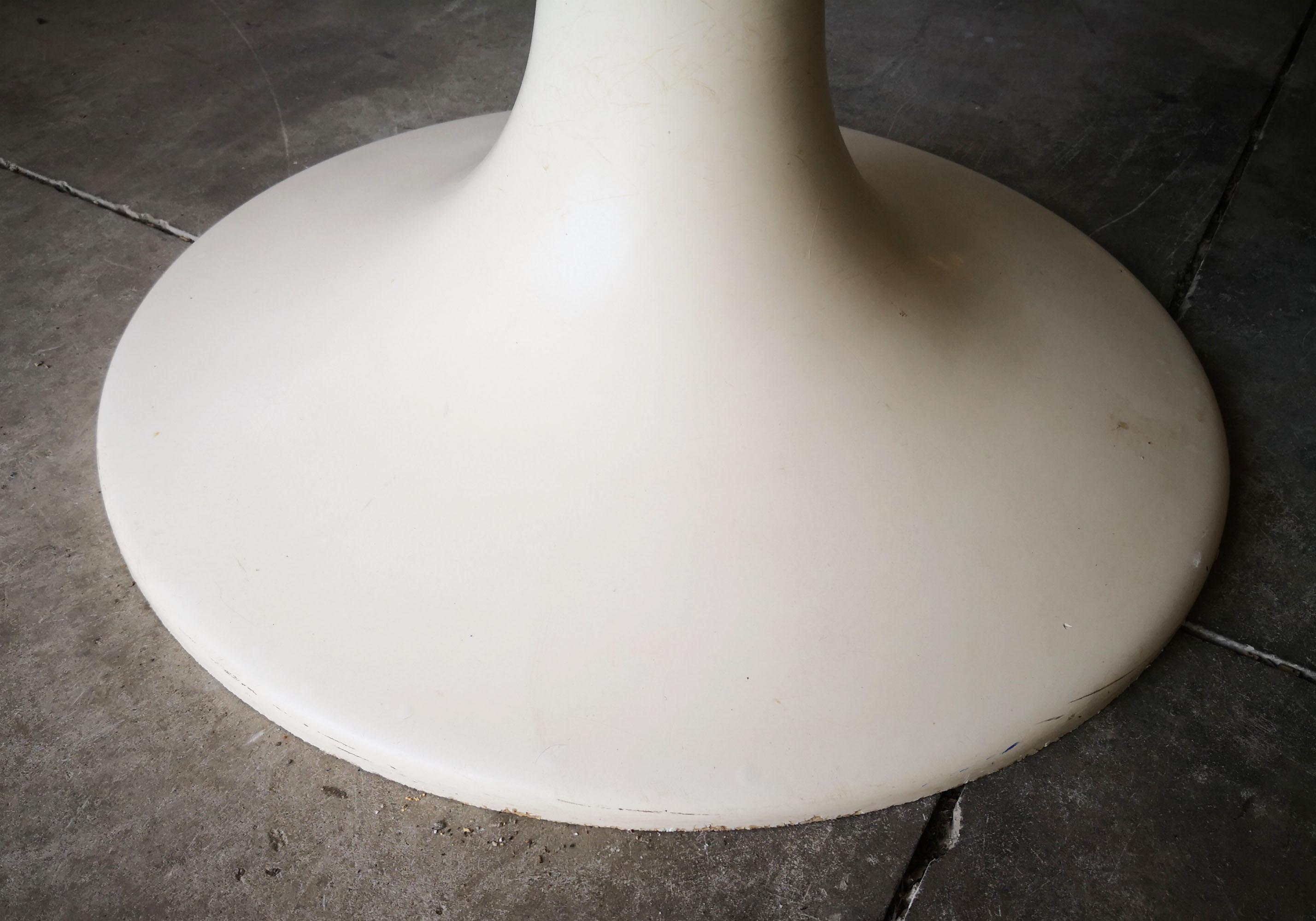 round resin table top