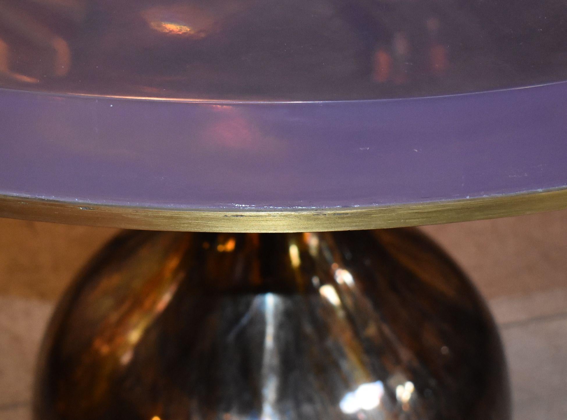 Round Resin Top Dining or Centre Table im Zustand „Gut“ in Cathedral City, CA