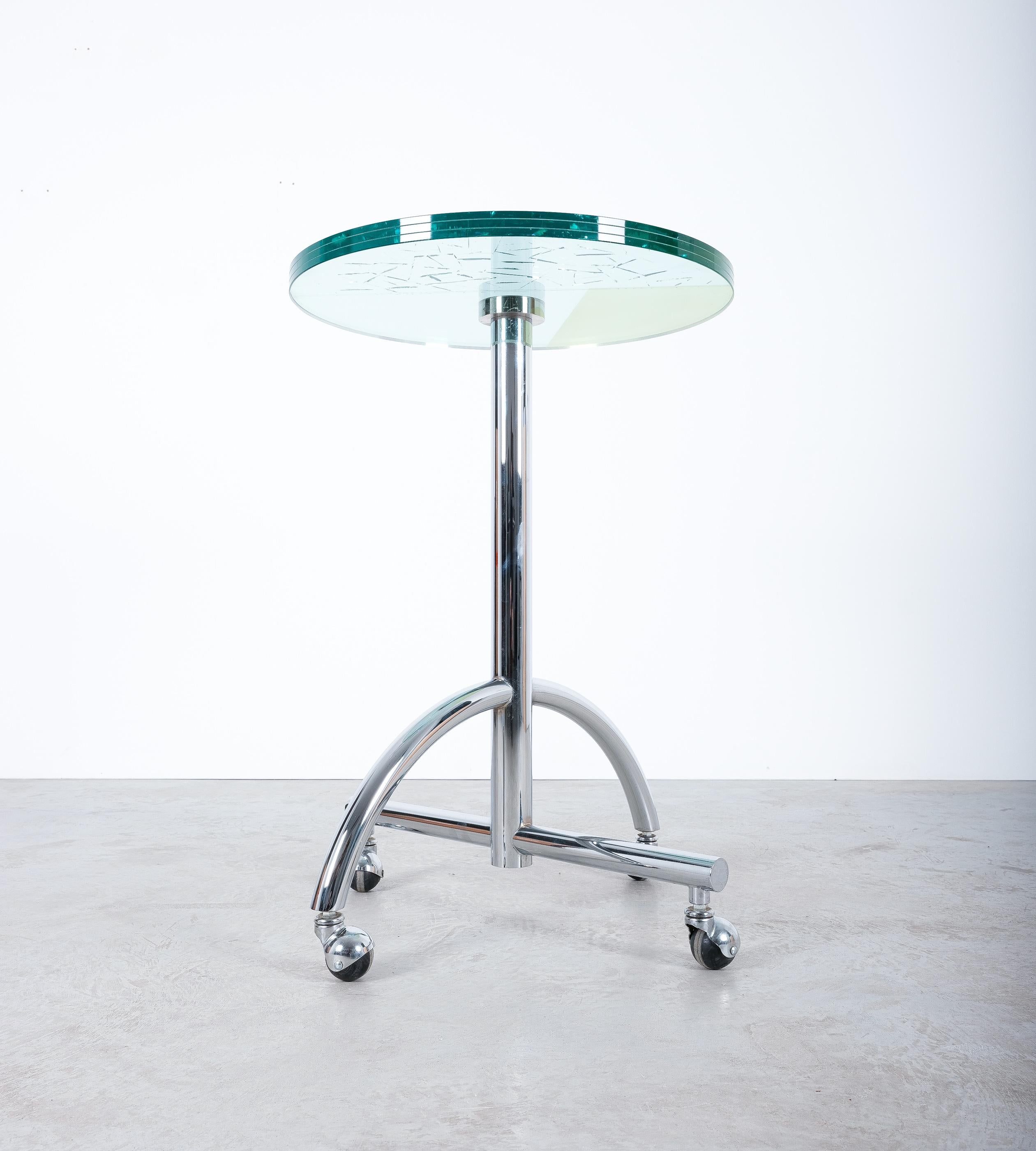 round rolling table