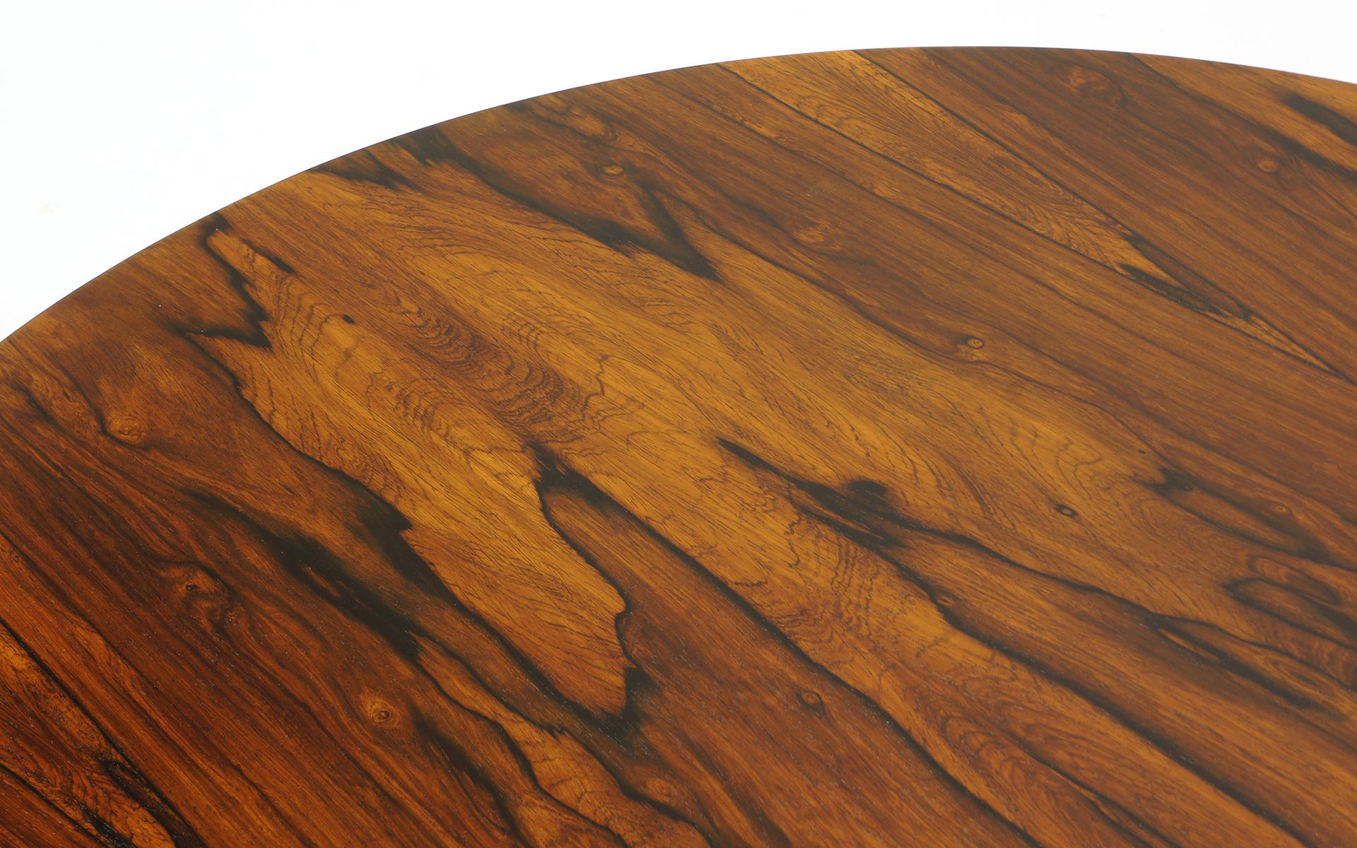 Round Rosewood Coffee Table by Milo Baughman, Excellent Condition In Excellent Condition In Kansas City, MO