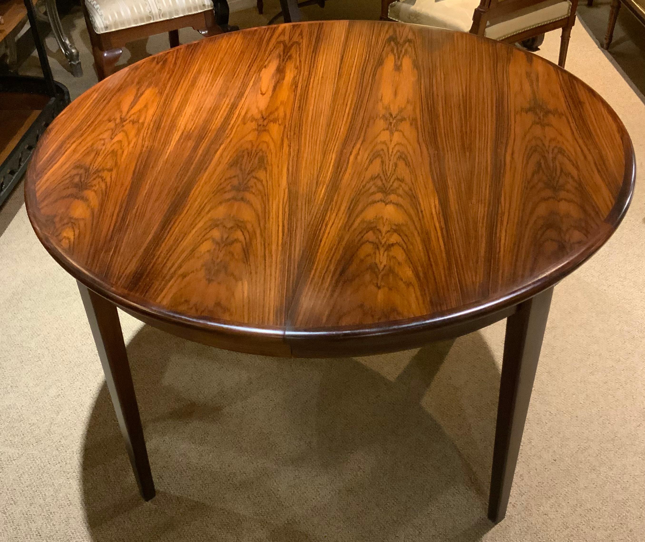 Mid-Century Modern Round  rosewood dining table by sigh and sons, mid 20 th c.  For Sale
