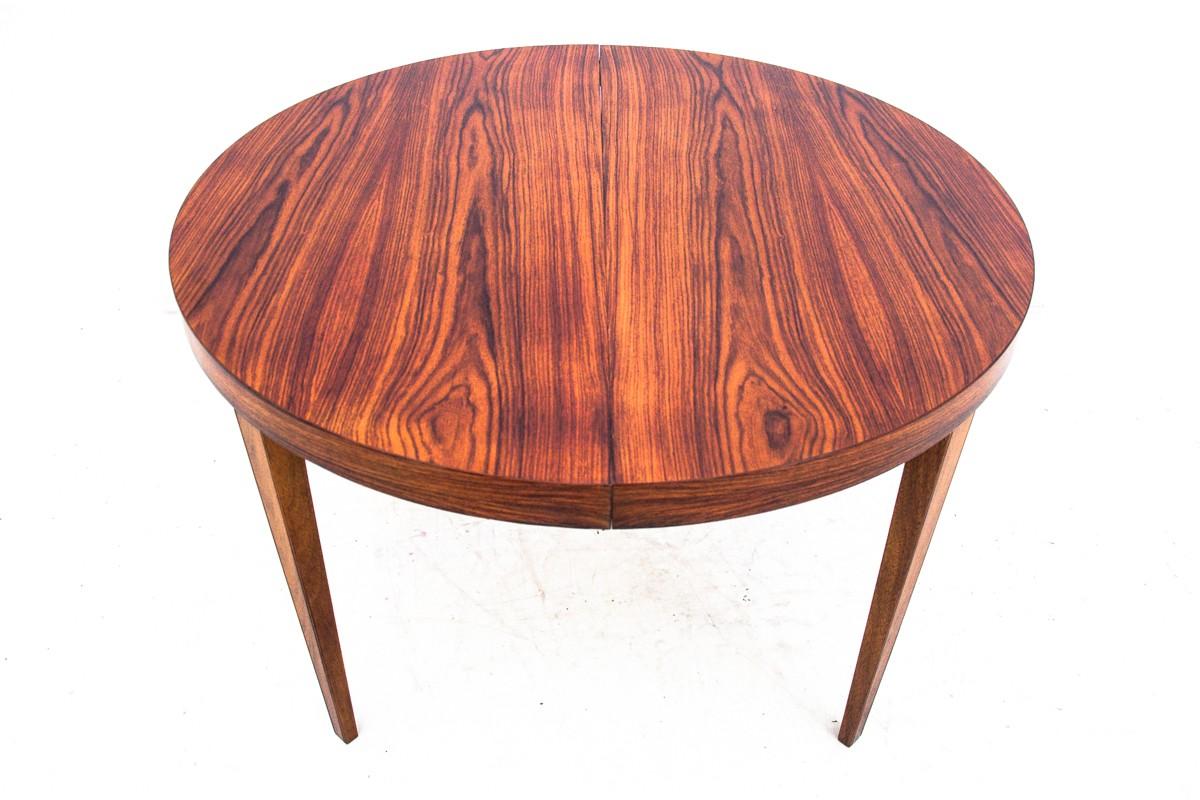 Rosewood Round rosewood dining table, Danish design, 1960s For Sale