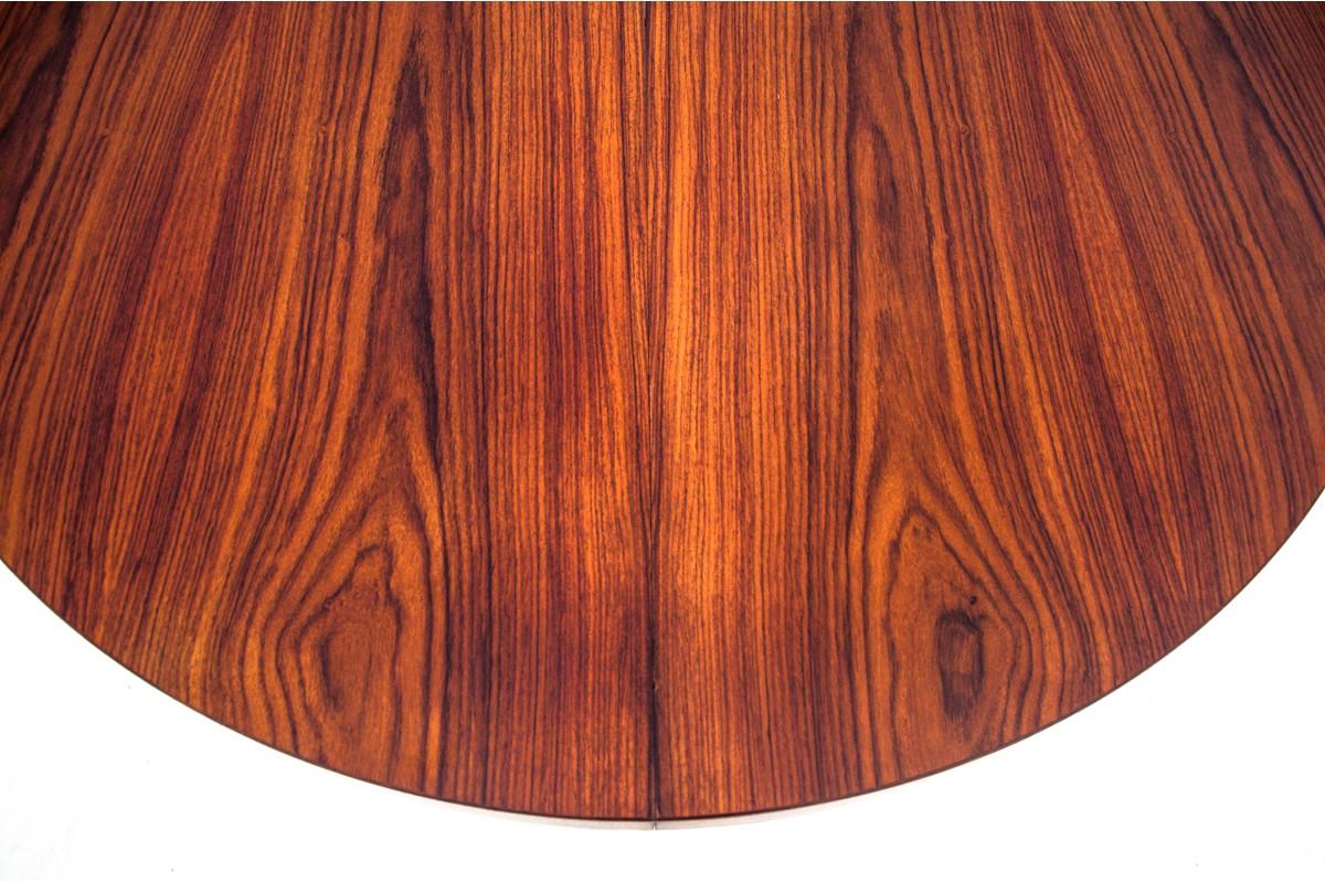 Round rosewood dining table, Danish design, 1960s For Sale 1