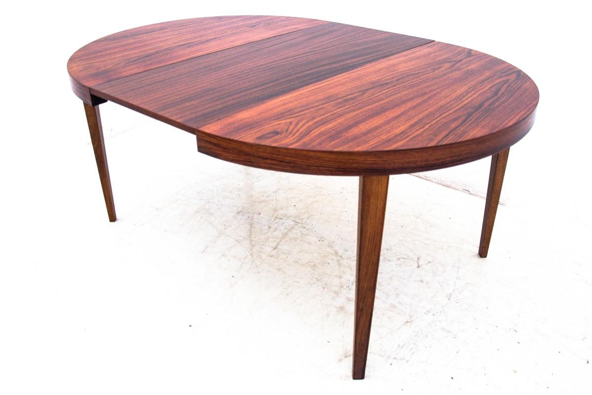 Round rosewood dining table, Danish design, 1960s For Sale 3