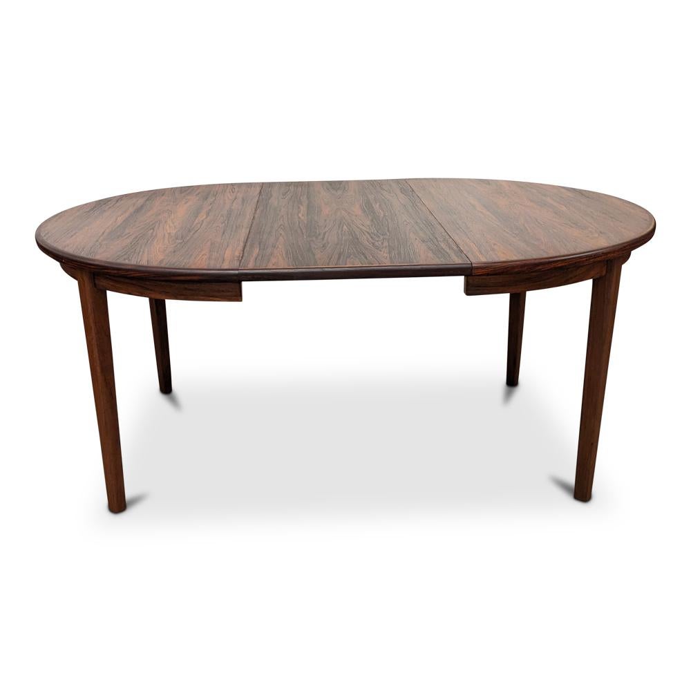 Round Rosewood Dining Table w 2 Leaves - 0823170 Vintage Danish Mid Century In Good Condition In Jersey City, NJ