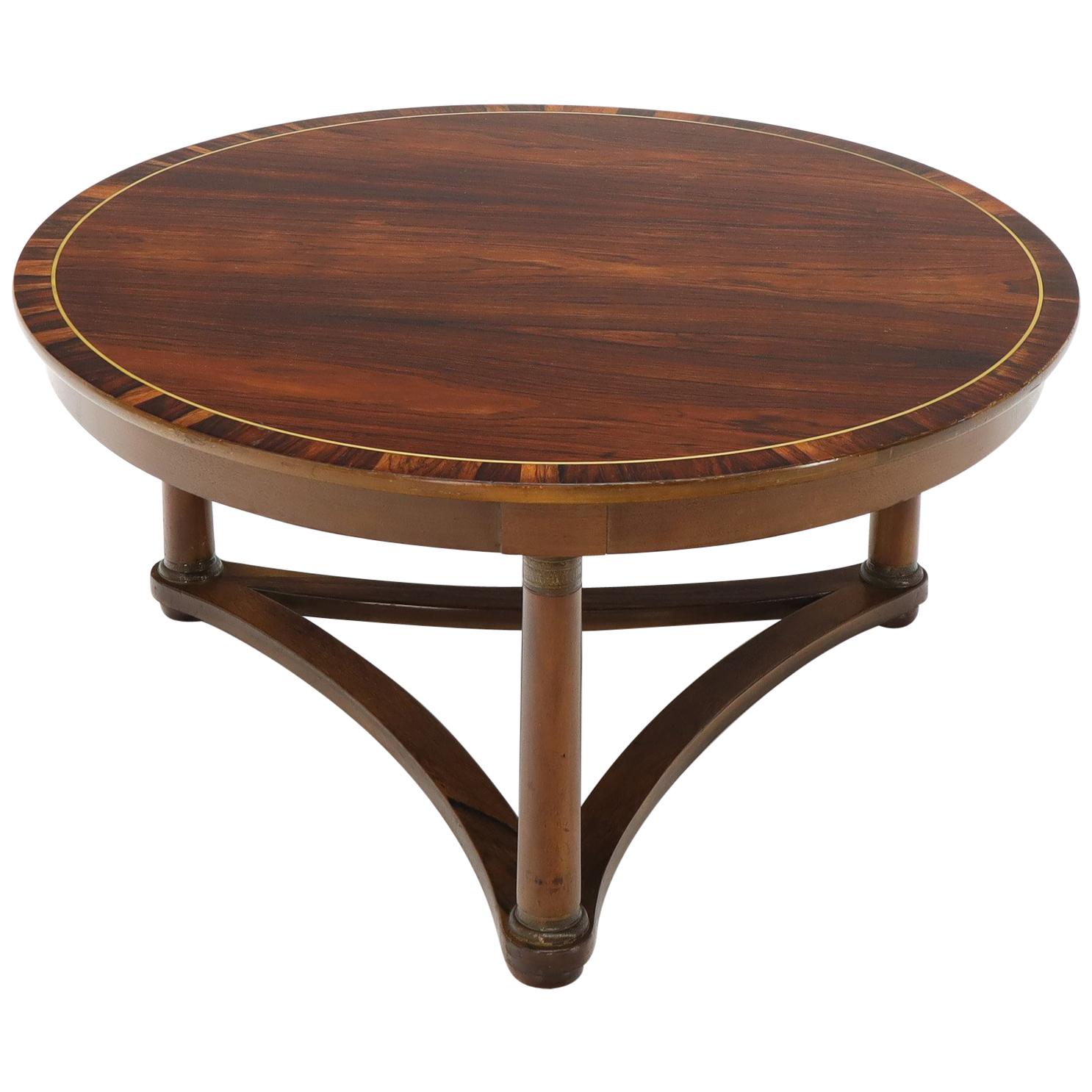 Table basse ronde néoclassique en bois de rose avec plateau en bandes et plateau en bois de rose