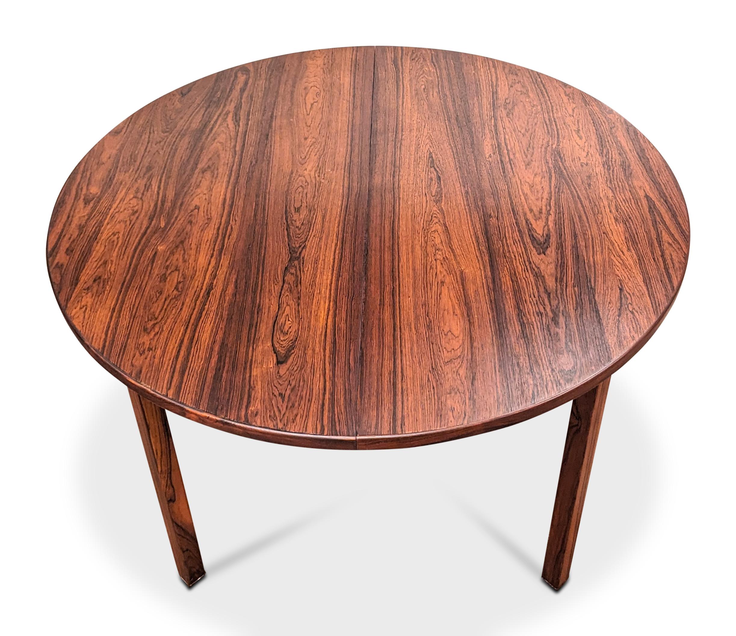 Mid-20th Century Round Rosewood Table w 2 Butterfly Leaves - 022435 Vintage Danish Modern