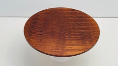 Round one and a half meter table with tulip base