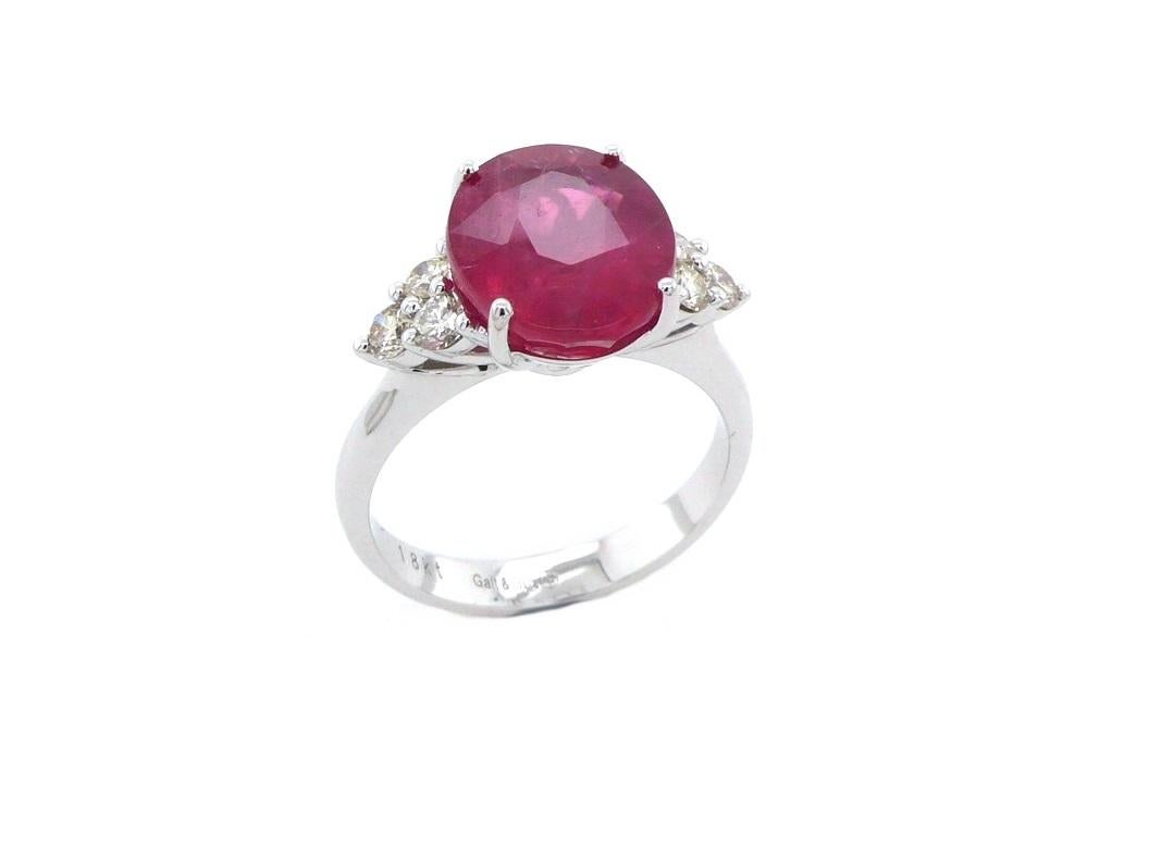 Round Rubellite Pink Tourmaline Diamond Three Stone 18 Karat White Gold Ring For Sale 6