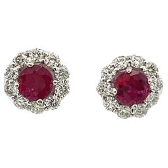 Boucles d'oreilles en or blanc 18 carats avec rubis rond 0,77 carat et diamants ronds 0,45 carat