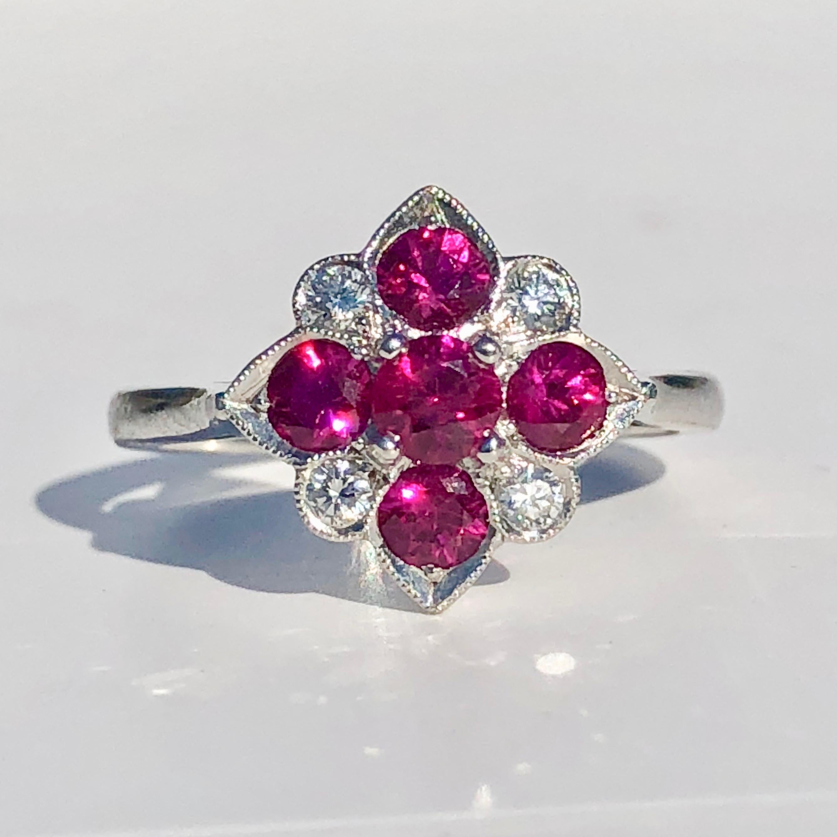 Round Ruby and Diamond Art Deco Style Cocktail Anniversary Ring 18 Karat In New Condition For Sale In London, GB