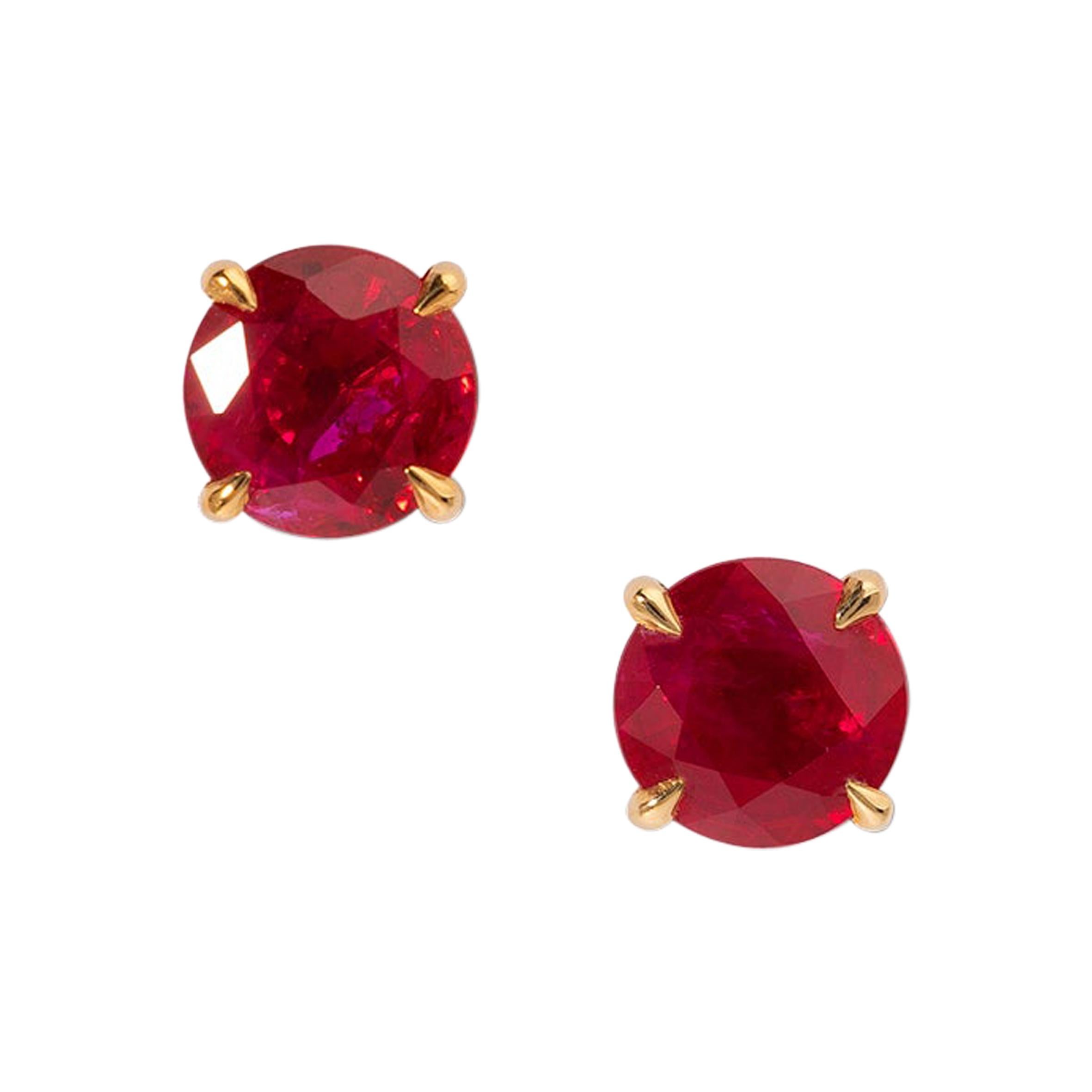 Round Ruby Stud Earrings in 18K Yellow Gold For Sale