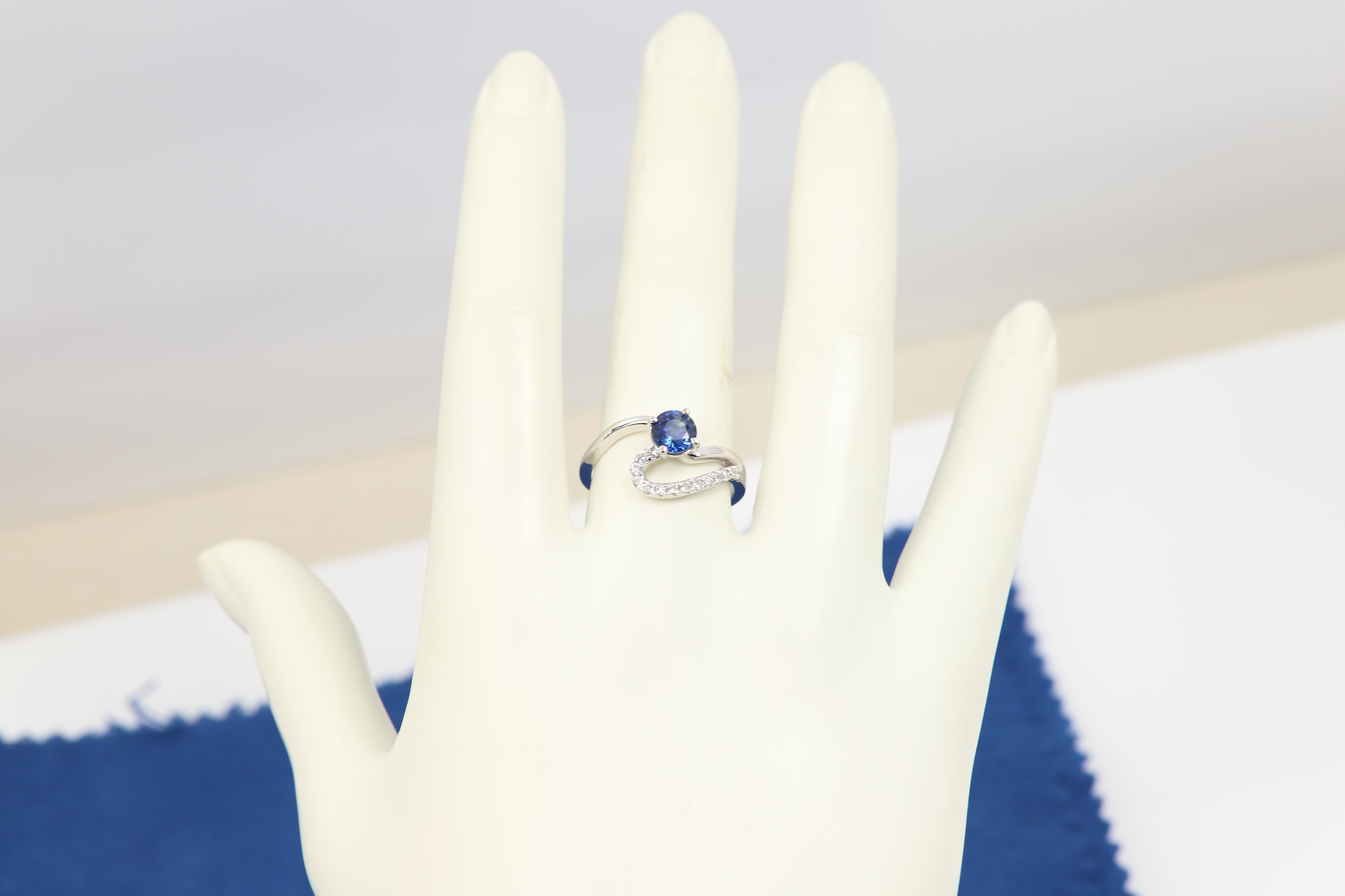 Round Sapphire Artistic Gold Ring 14 Karat White Gold Blue Sapphire Ring 2