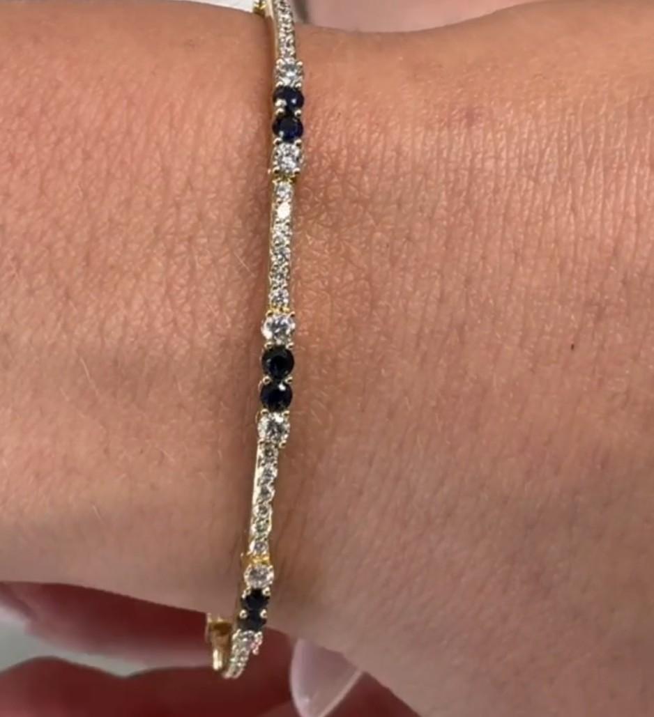 Bracciale con diamanti e zaffiri in oro giallo 18 carati in vendita 4