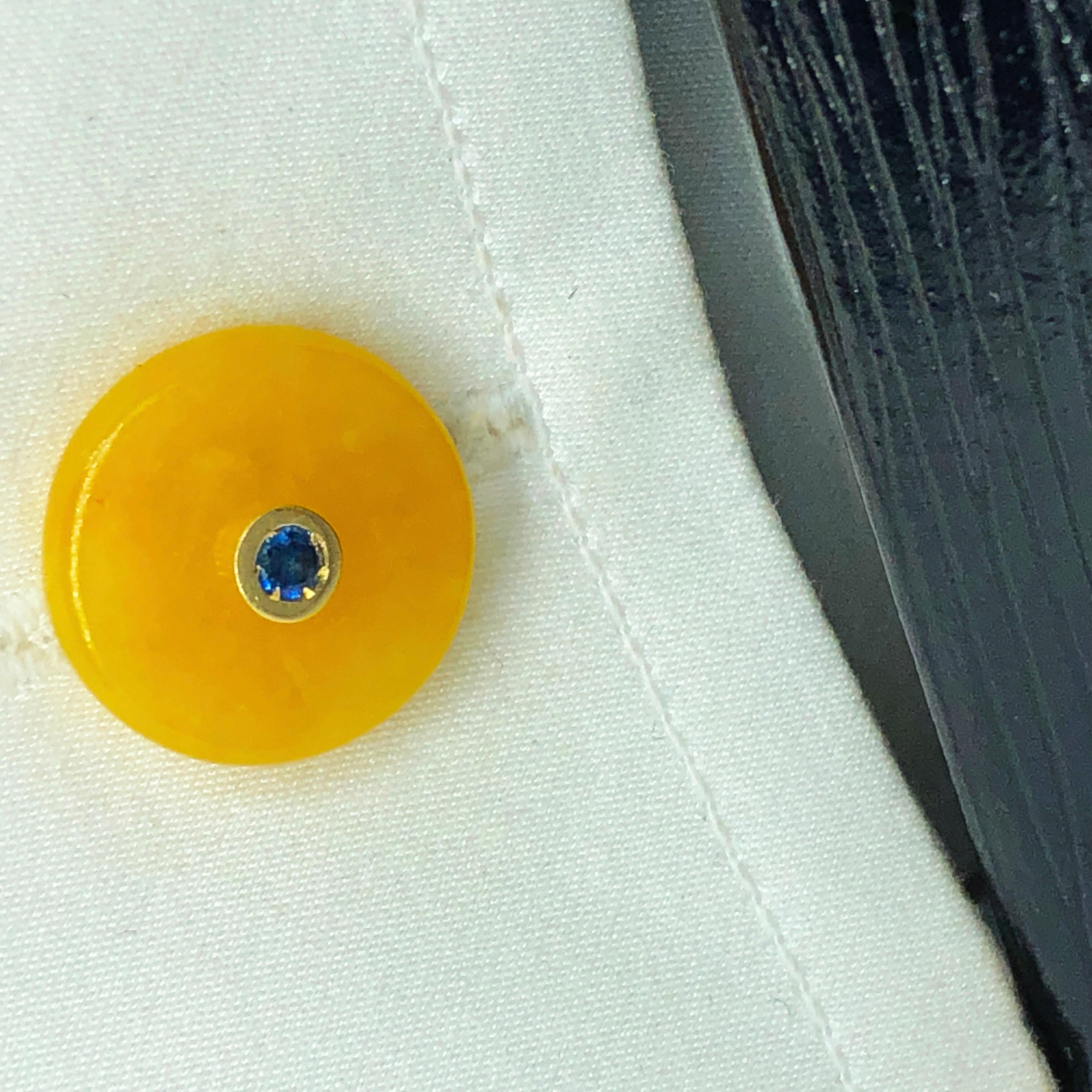 Berca Blue Sapphire in a 19.50 Kt Yellow Jade Disk 18K Gold Setting Cufflinks In New Condition For Sale In Valenza, IT