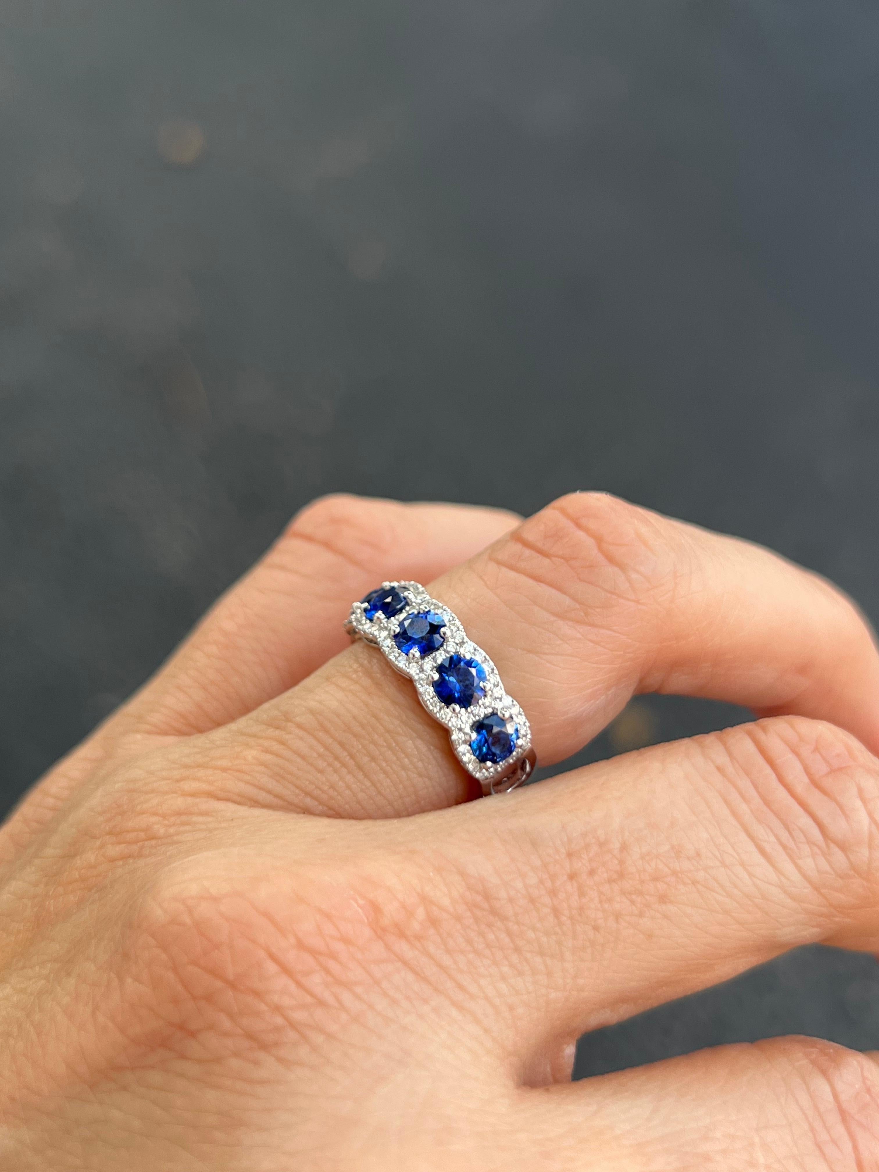 Round Sapphires and Diamond Band Ring In New Condition For Sale In Miami, FL