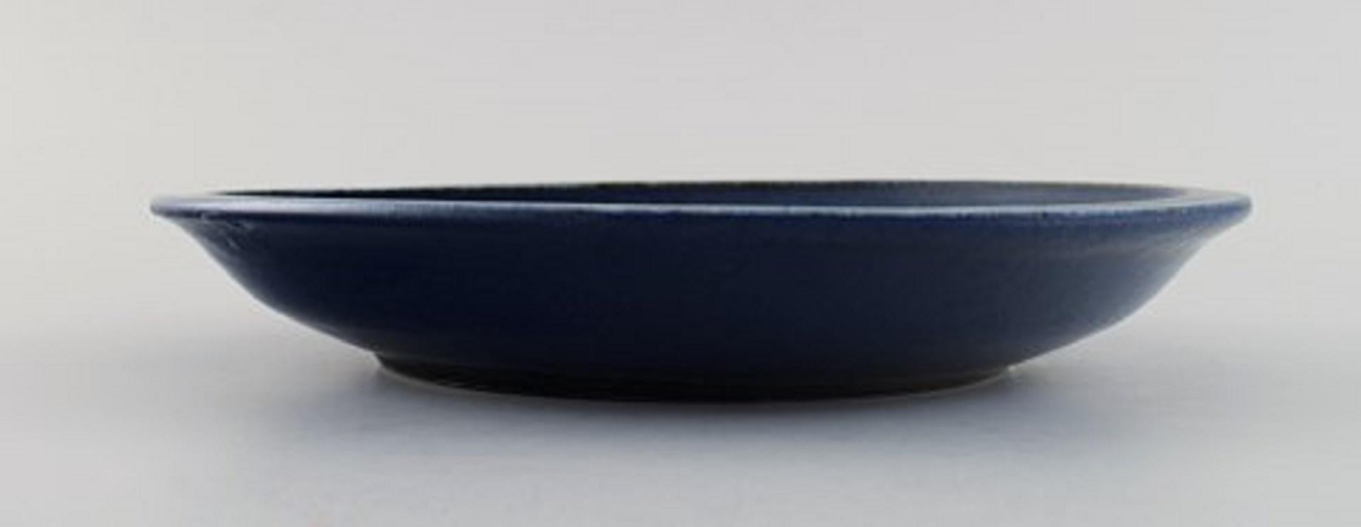 Round Saxbo Dish in Glazed Stoneware, Beautiful Glaze in Deep Blue Shades In Good Condition For Sale In Copenhagen, DK