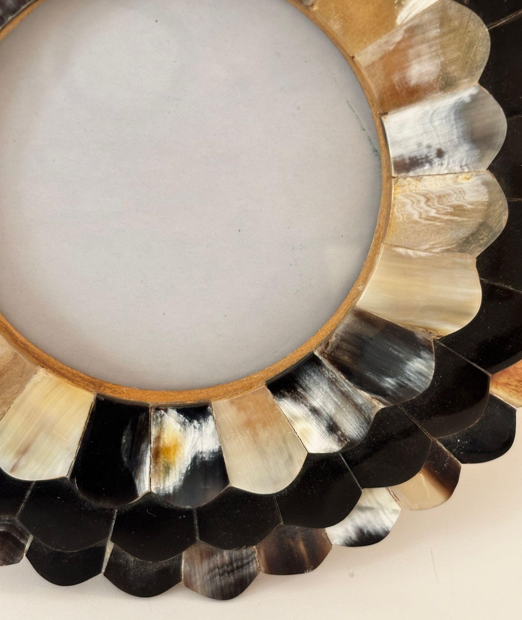 Round Scalloped Picture Frame in White and Brown Horn Bone Inlaid For Sale 4