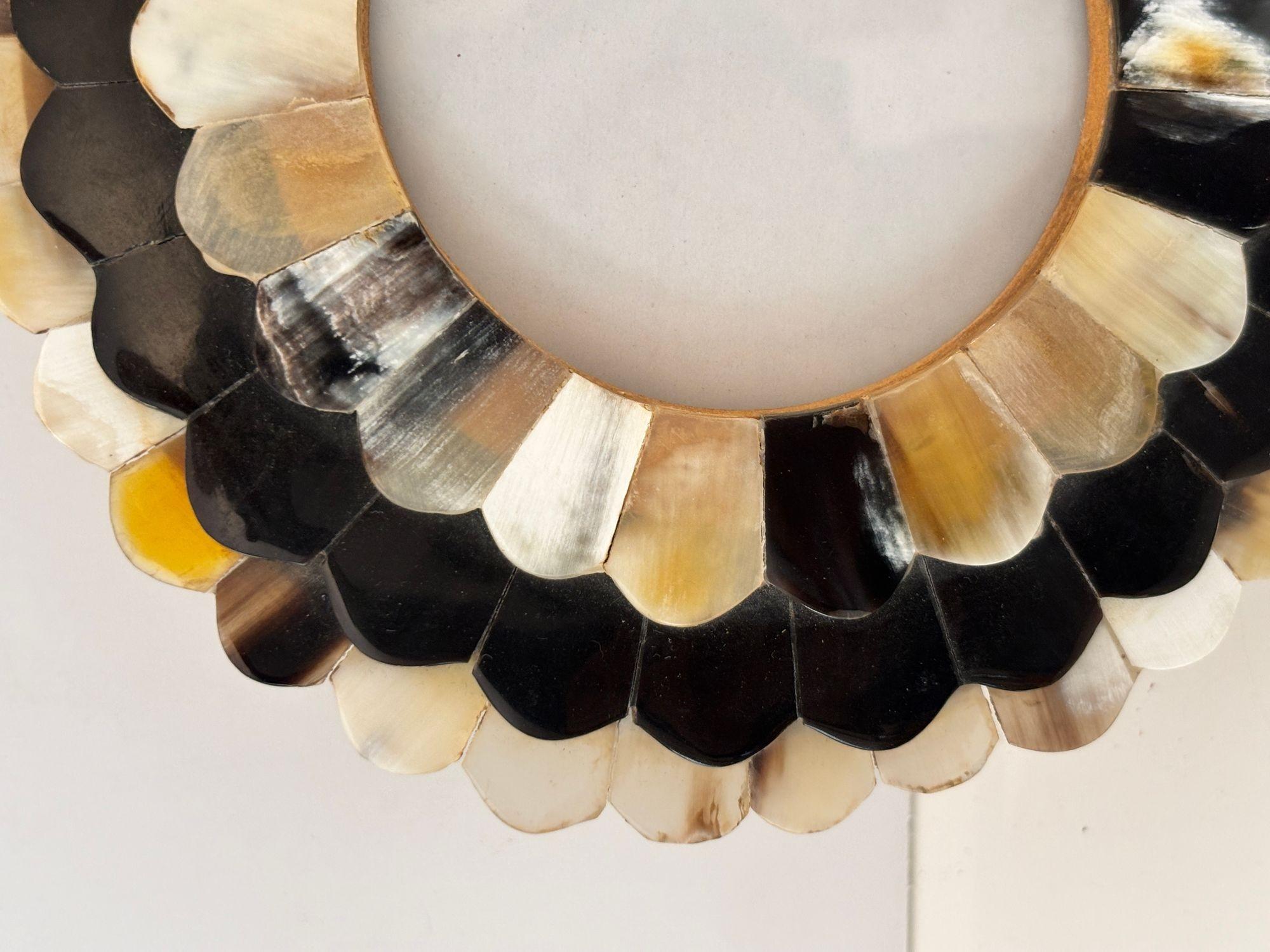 Round Scalloped Picture Frame in White and Brown Horn Bone Inlaid For Sale 6