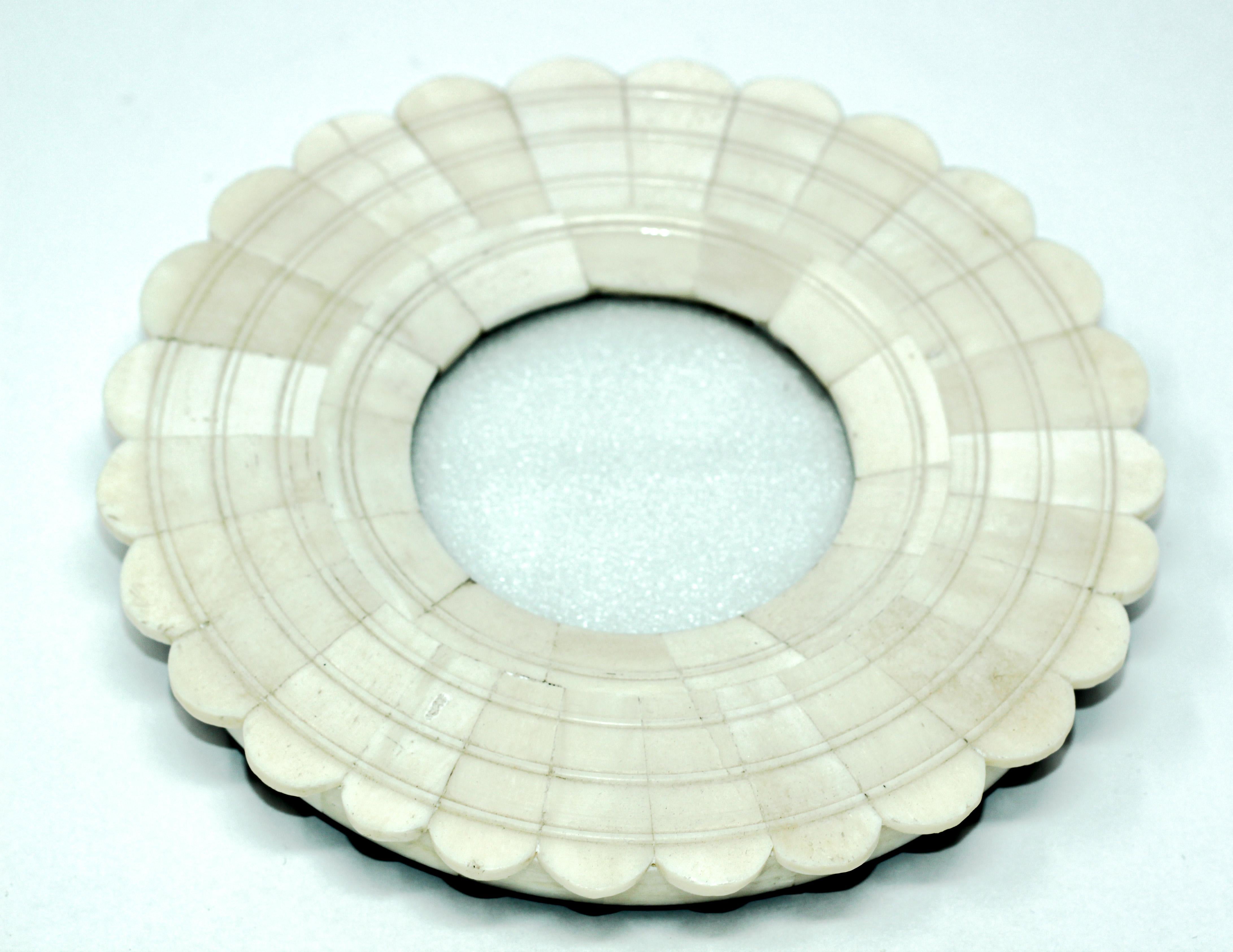 Indian Round Scalloped Picture Frame in White Bone Inlaid