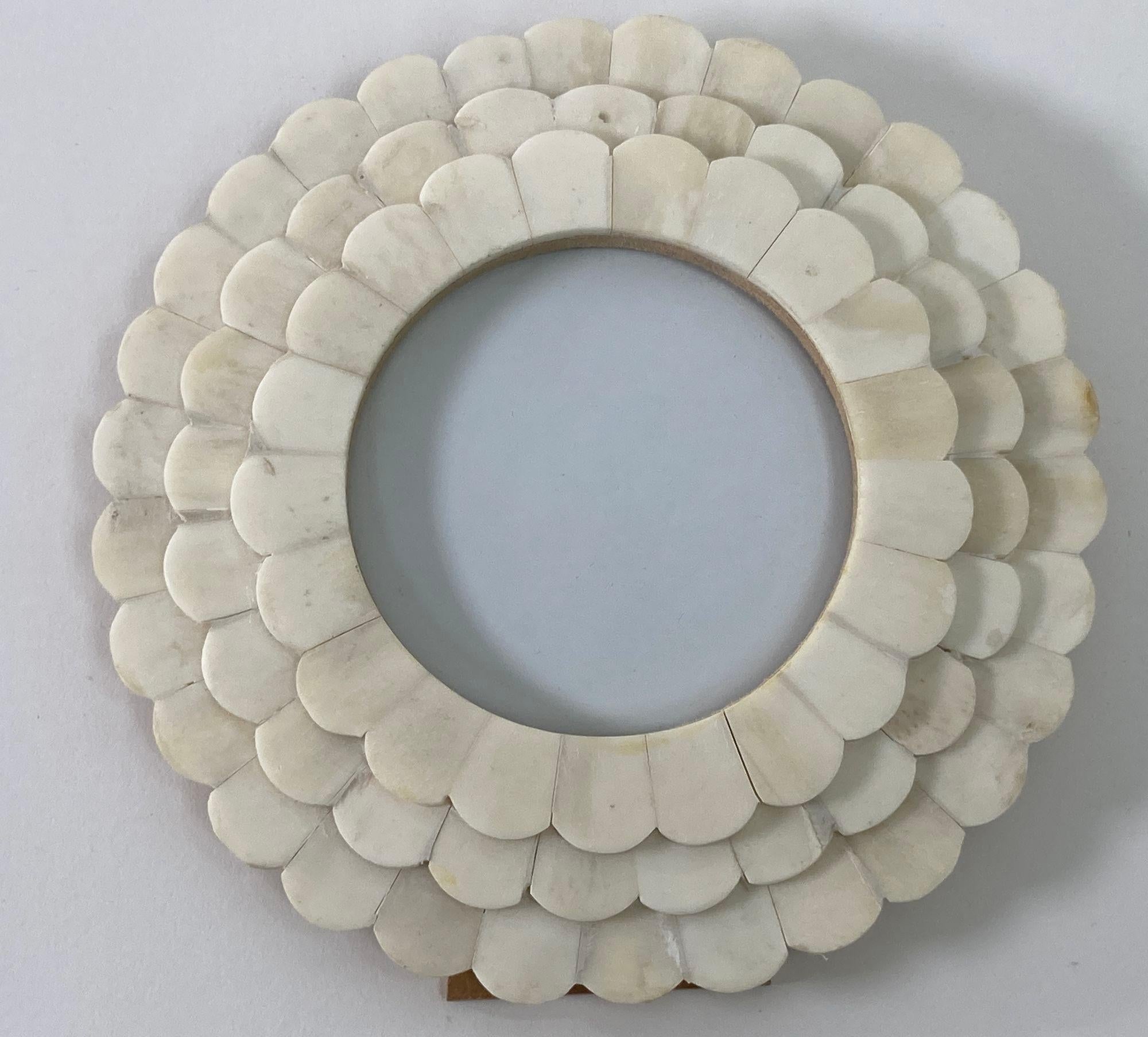 20th Century Round Scalloped Picture Frame in White Bone Inlaid For Sale