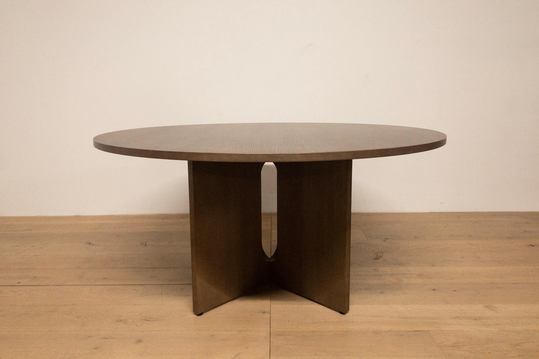 Round Scandinavian Dining Table with Modern Solid Oak Base In Excellent Condition For Sale In Brooklyn, NY