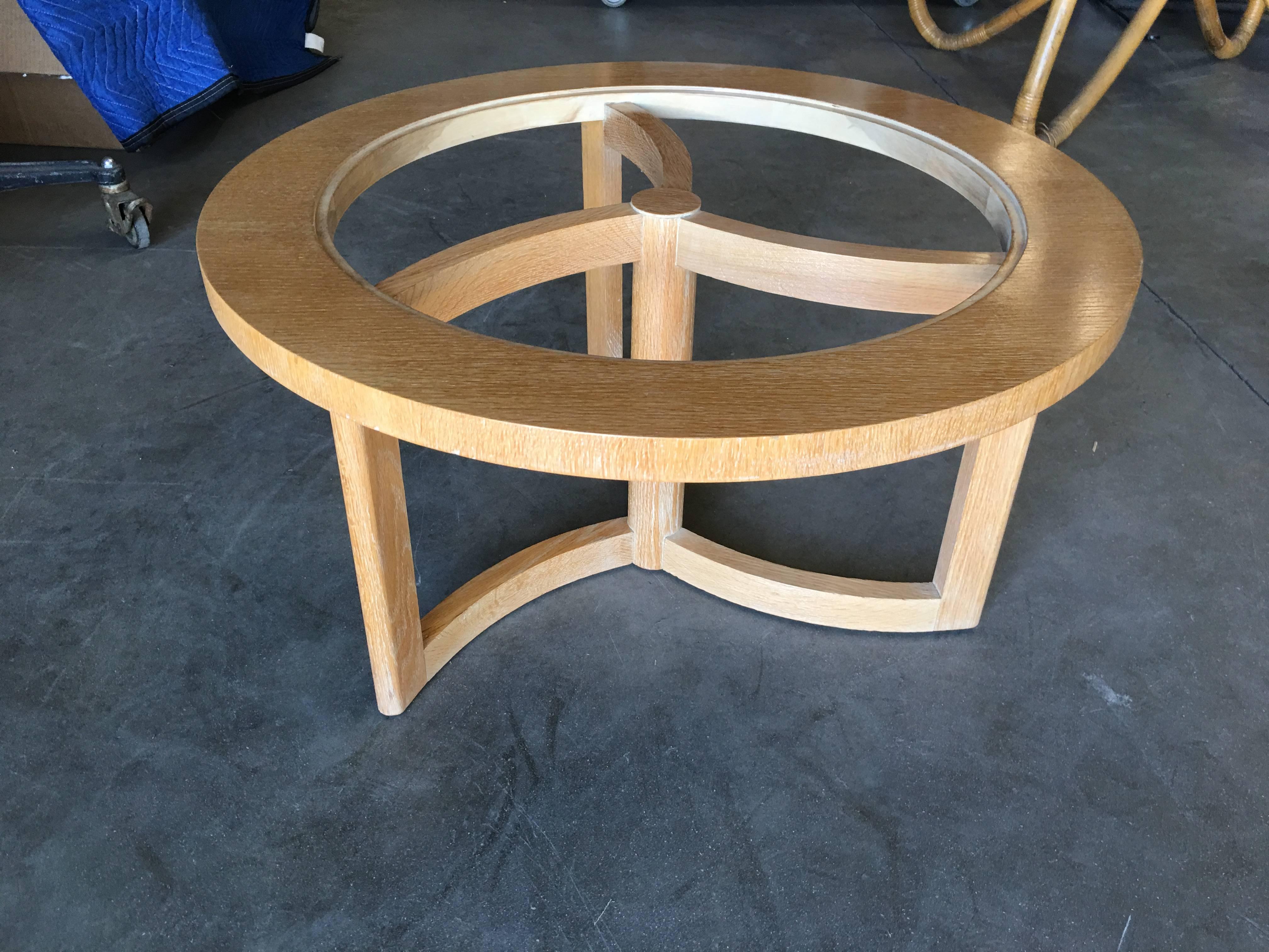 Inconnu Table basse scandinave ronde à fuseau en chêne avec plateau en verre en vente