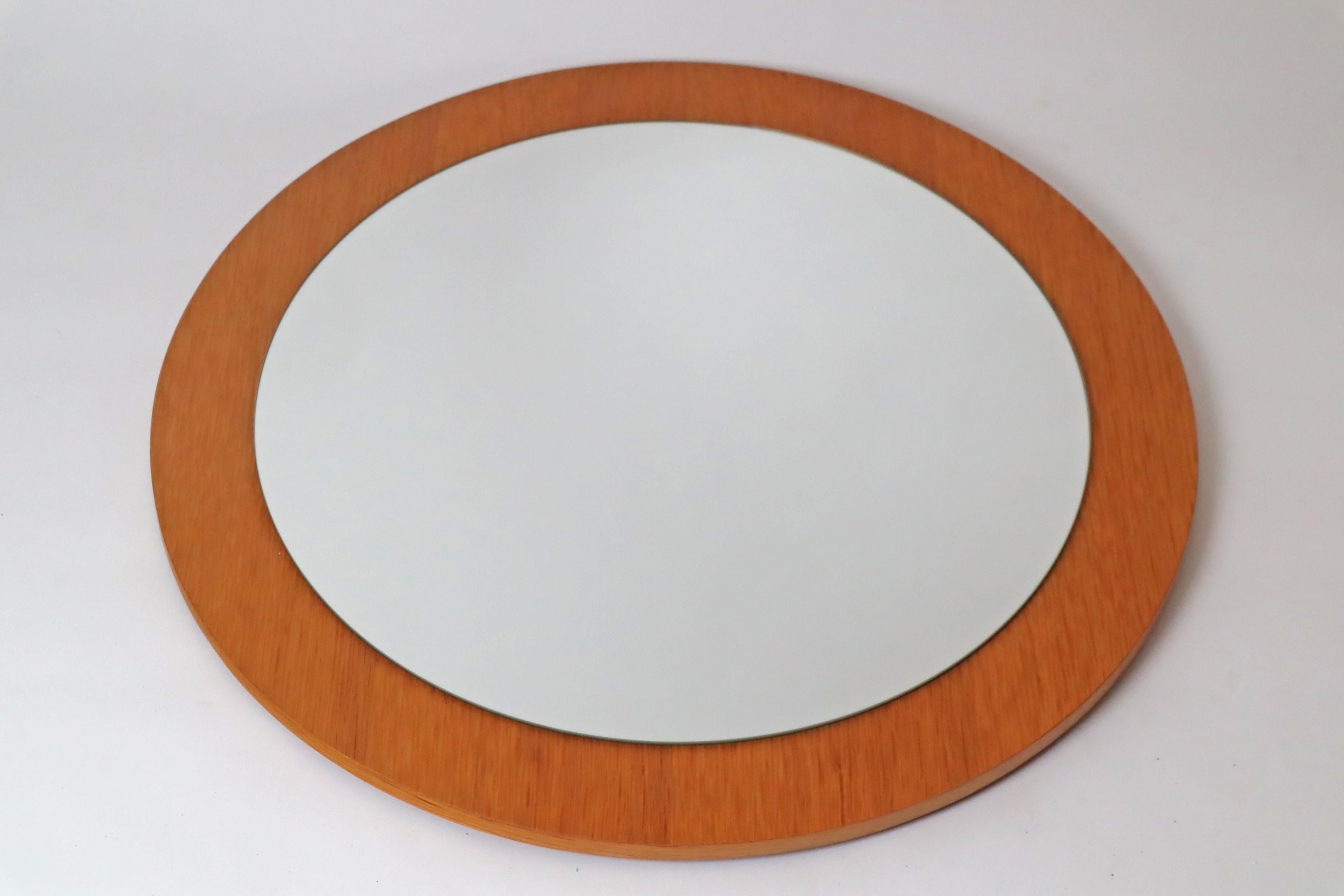 Specchio da parete scandinavo rotondo in Oak, Danimarca anni '70 in vendita 1