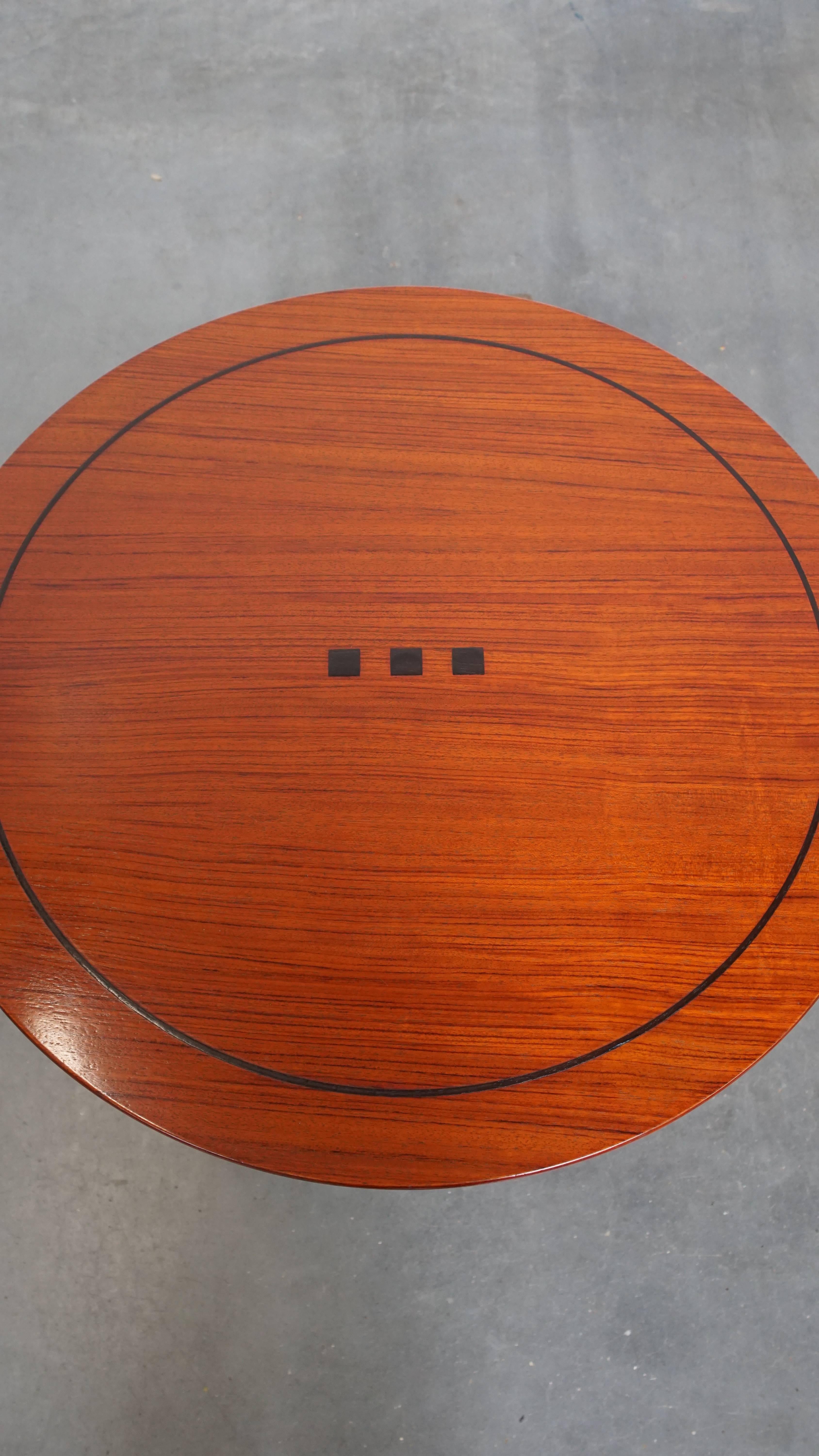 Round Schuitema side table from the Decoforma series in Art Deco style In Good Condition For Sale In Harderwijk, NL