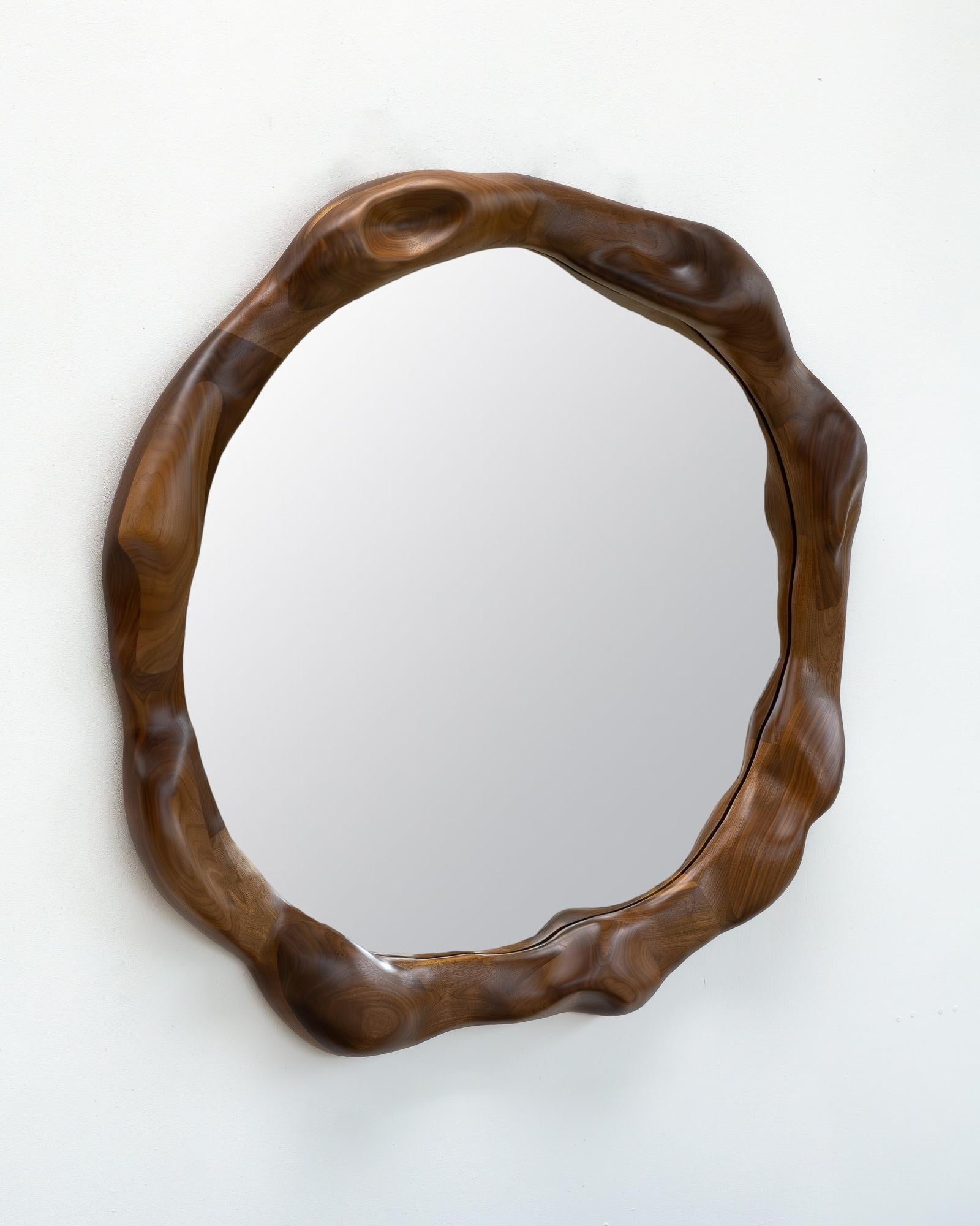Big Round Sculptural Wavy Mirror in Walnut Wood In New Condition For Sale In Waiblingen, BW