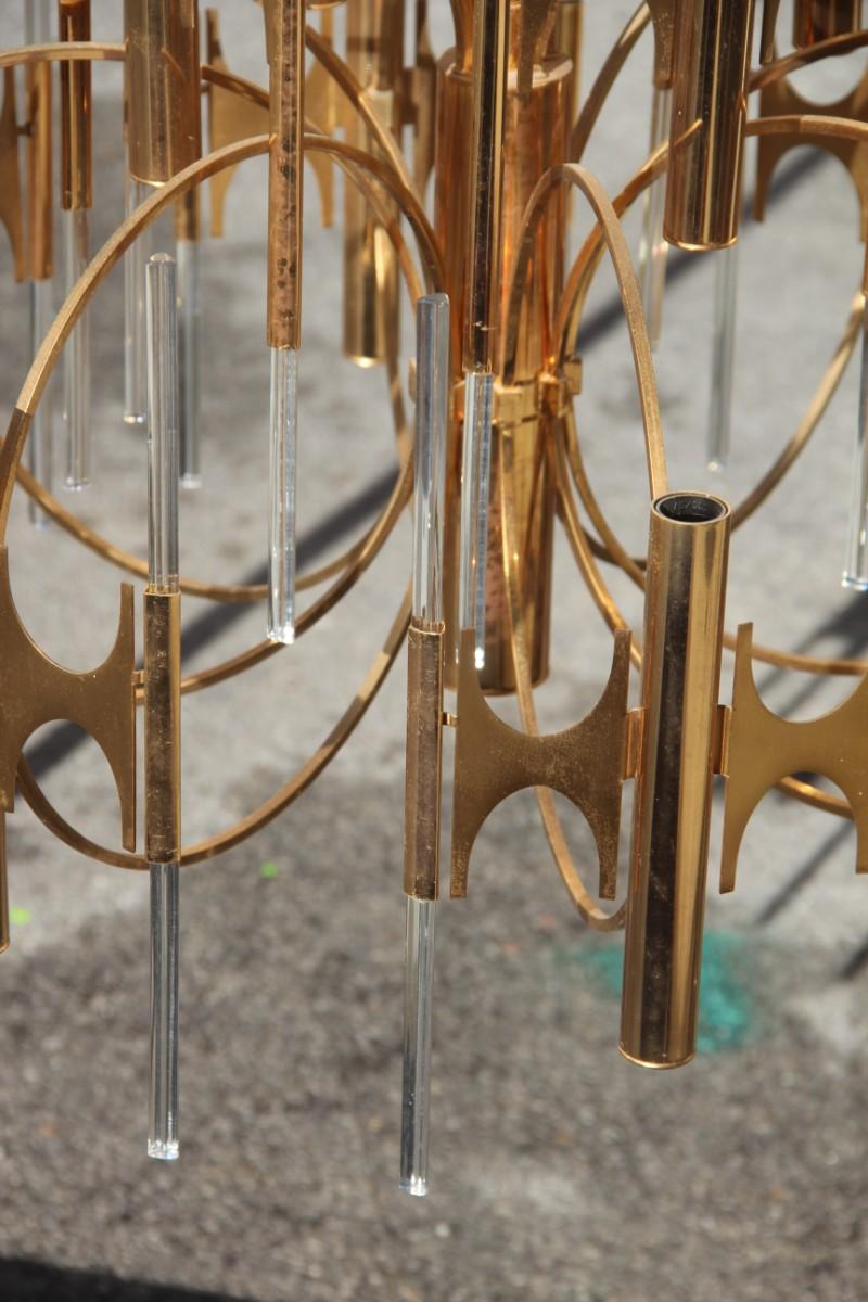 Round sculptural Sciolari chandelier Italian design 1960 gold plated brutalist crystal parts.
