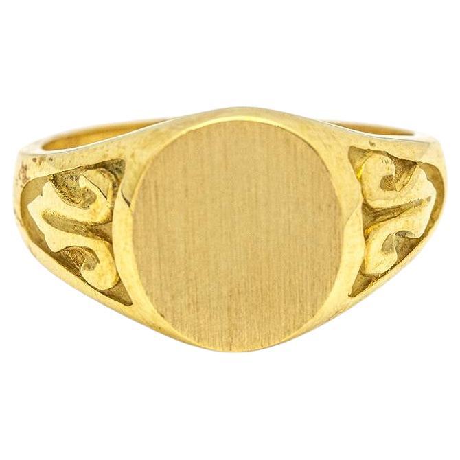 Round Seal Ring in Yellow Gold