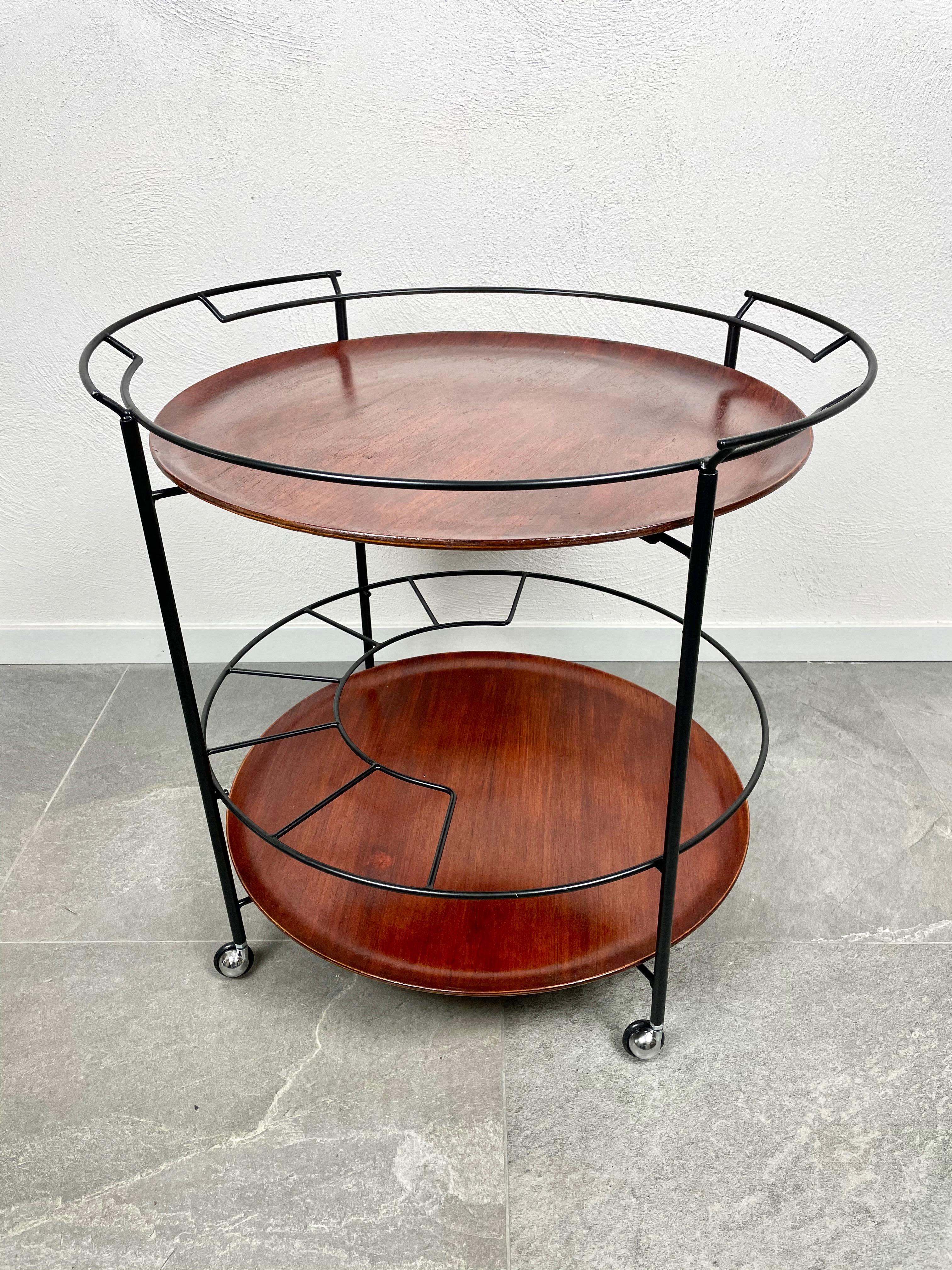 Round Serving Cart Tray in Teak and Black Metal, Italy, 1960s In Good Condition For Sale In Rome, IT