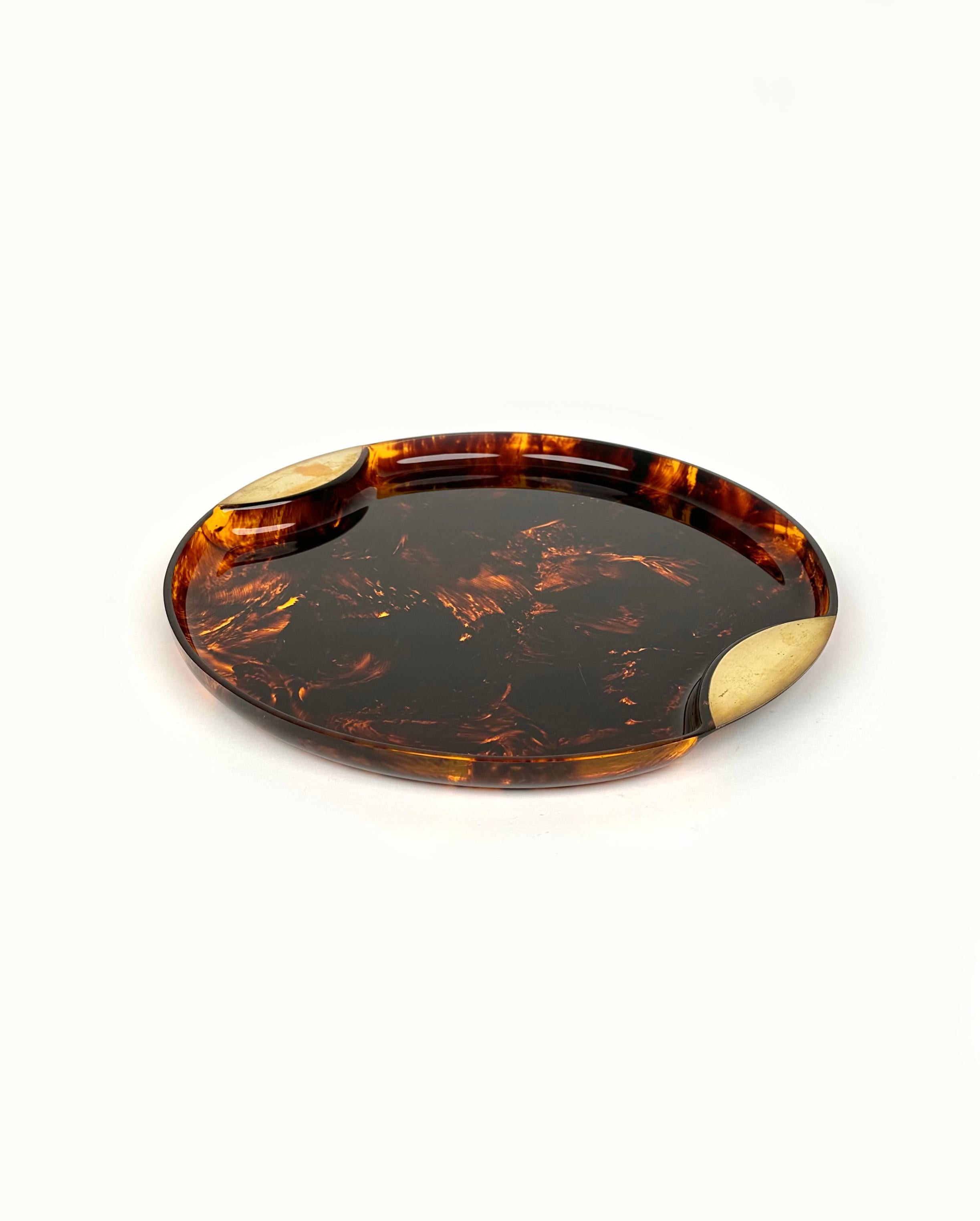 Mid-Century Modern Round Serving Tray in Lucite Faux Tortoiseshell and Brass, Italy, 1970s