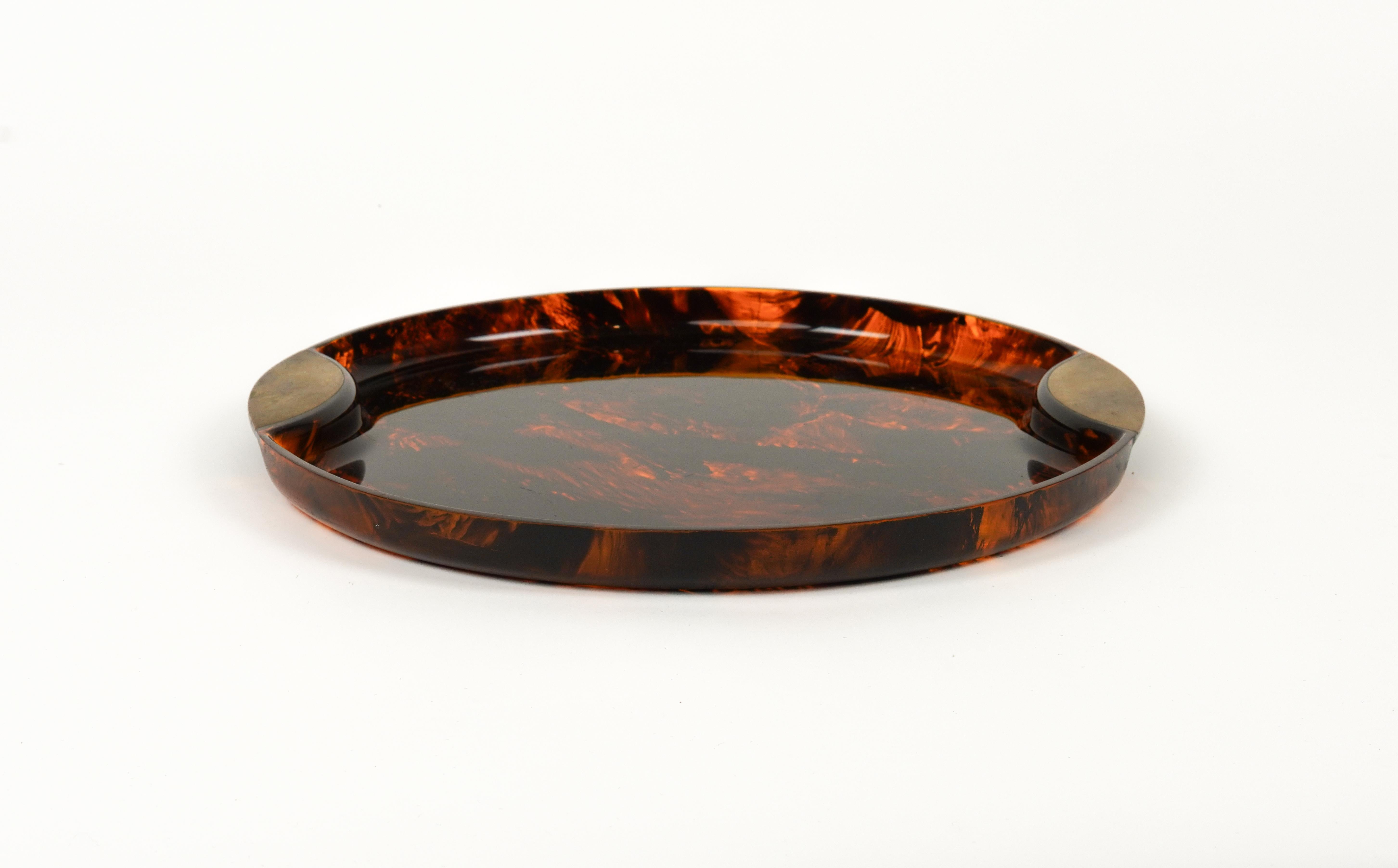 Italian Round Serving Tray in Lucite Faux Tortoiseshell & Brass by Guzzini, Italy 1970s