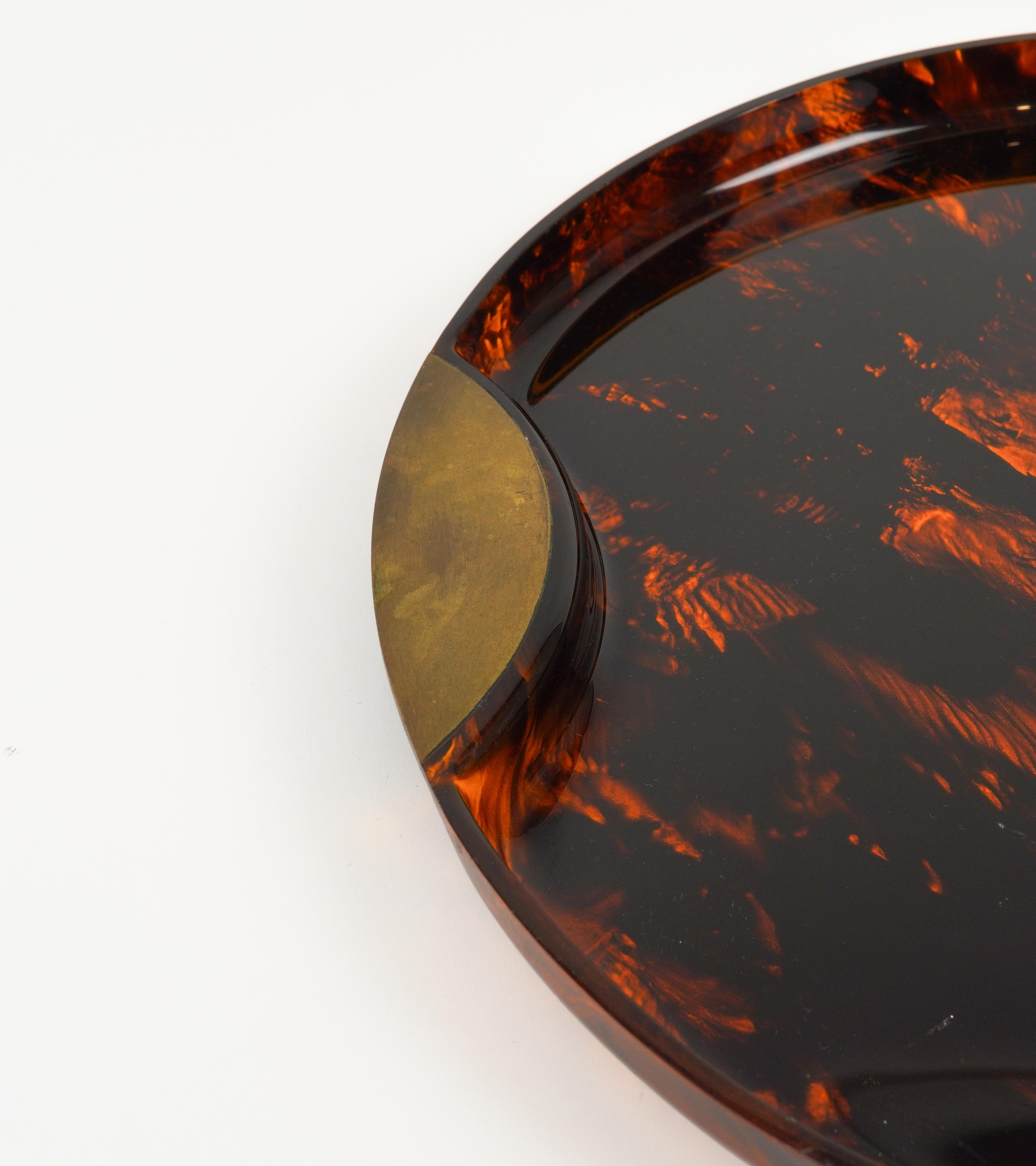 Late 20th Century Round Serving Tray in Lucite Faux Tortoiseshell & Brass by Guzzini, Italy 1970s
