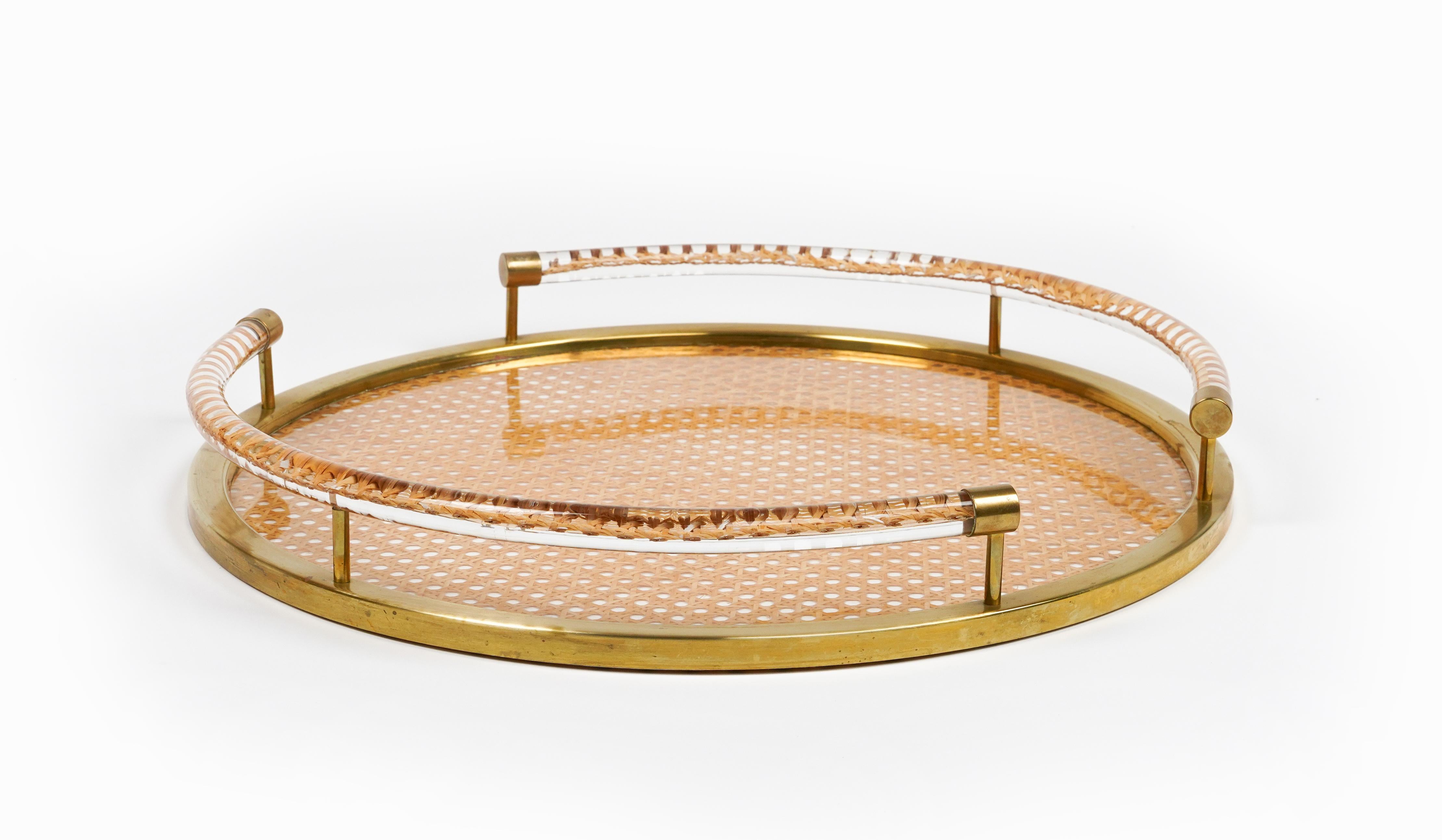 Round Serving Tray in Lucite, Rattan and Brass Christian Dior Style, Italy 1970s For Sale 4