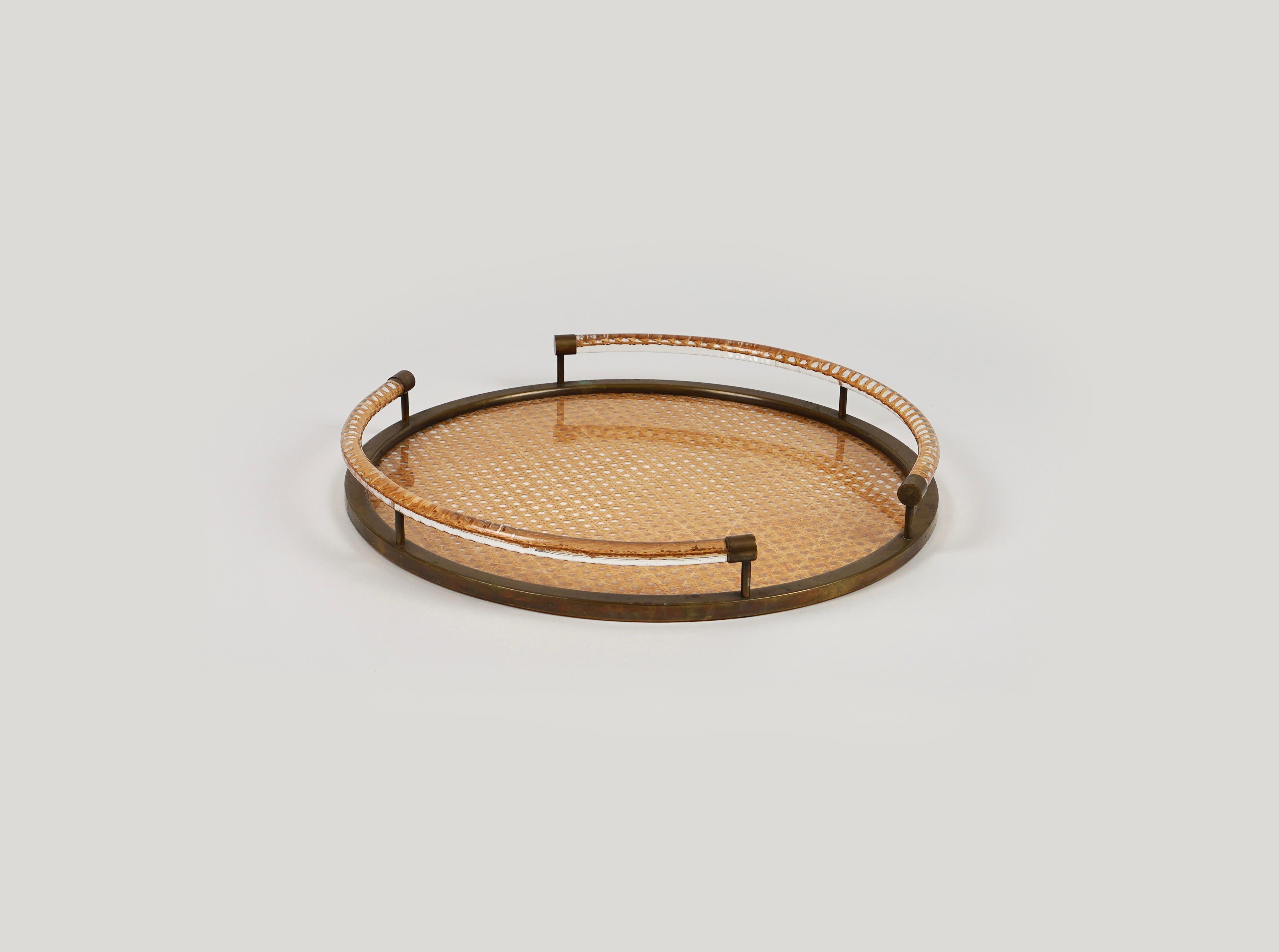 Round Serving Tray in Lucite, Rattan and Brass Christian Dior Style, Italy 1970s In Good Condition In Rome, IT