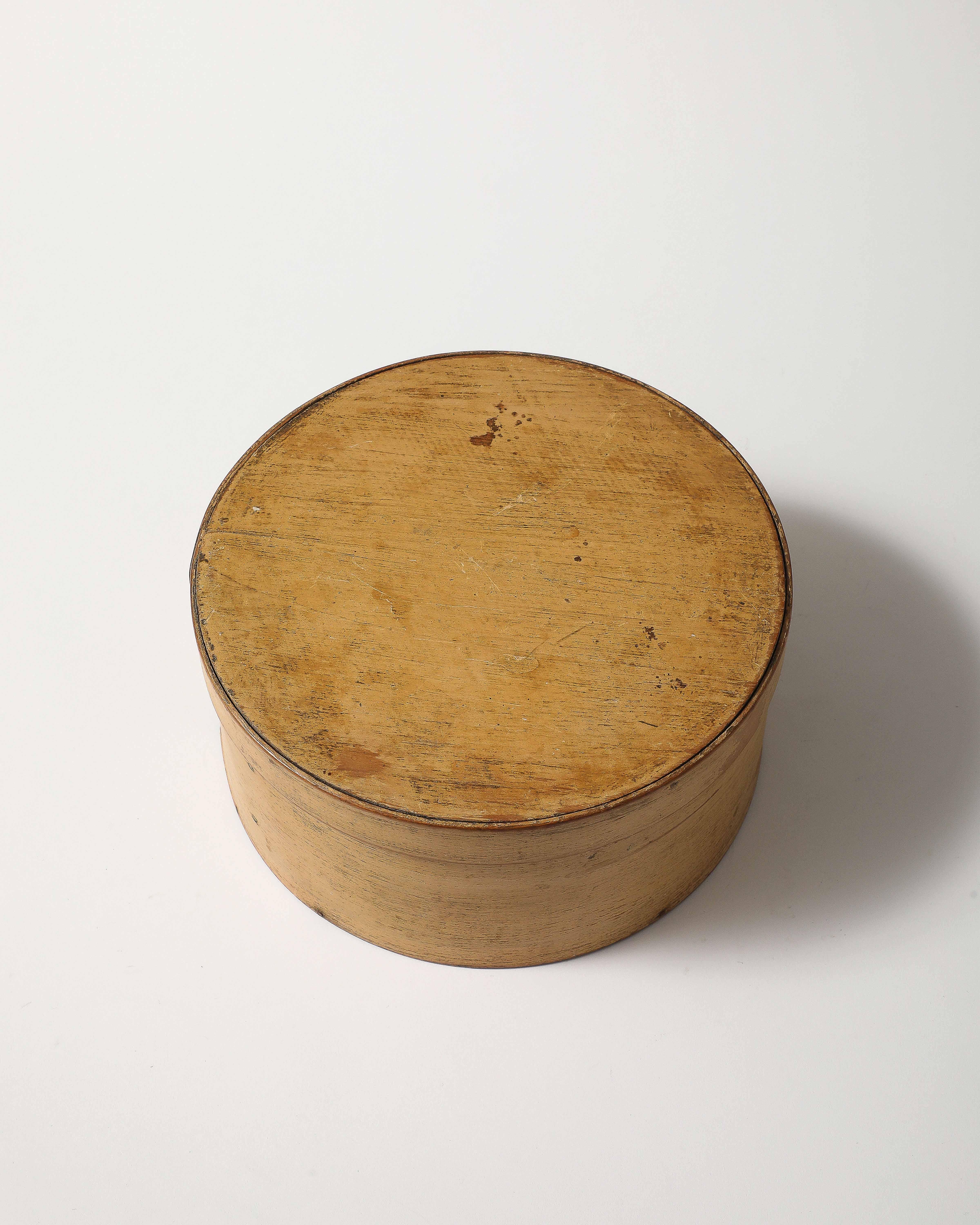 American Round Shaker Pantry Box, United States, 19th C For Sale
