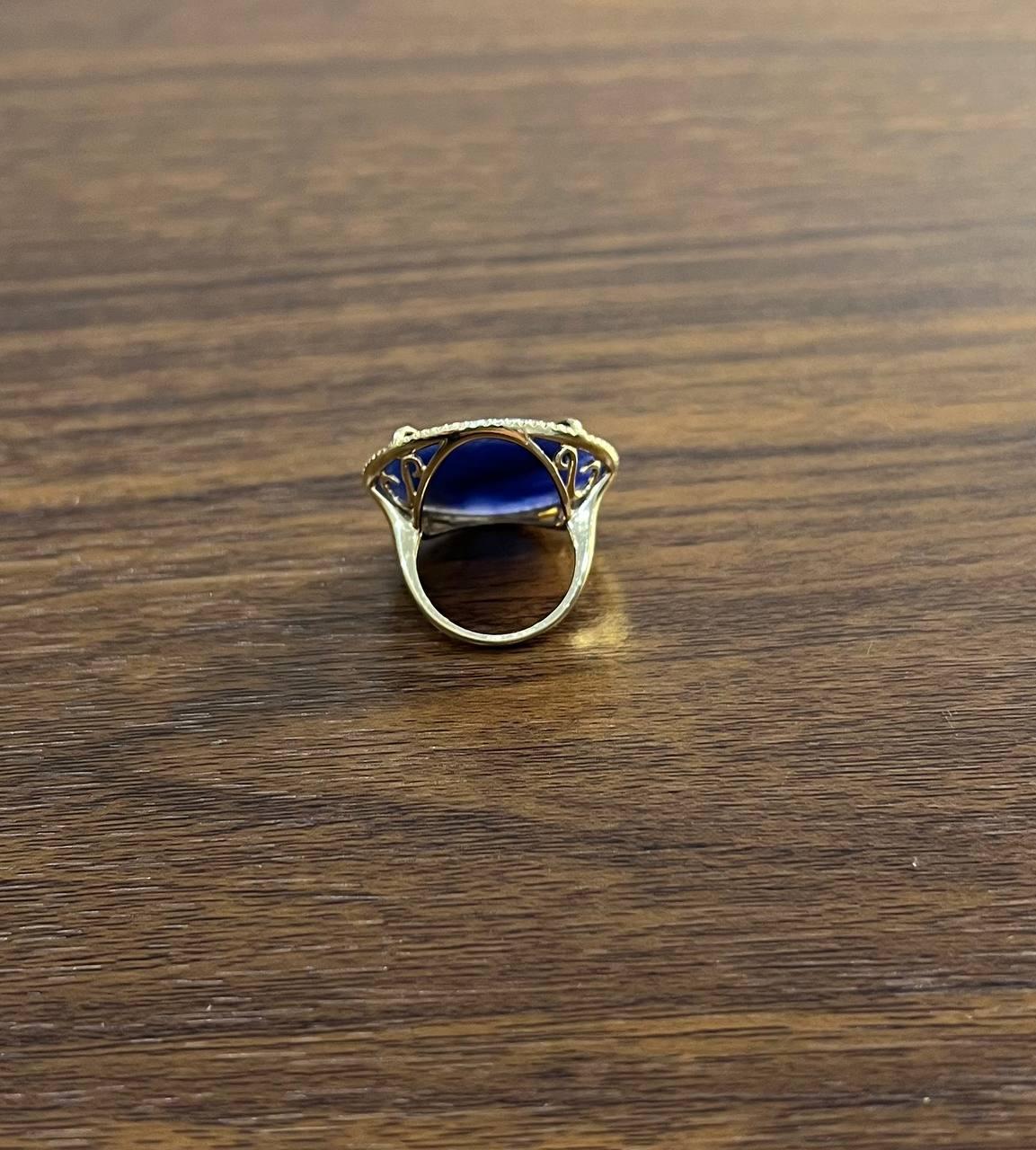 Women's Round Shape Blue Sapphire Faceted Cabochon Slice 14K Gold Diamond Halo Ring For Sale