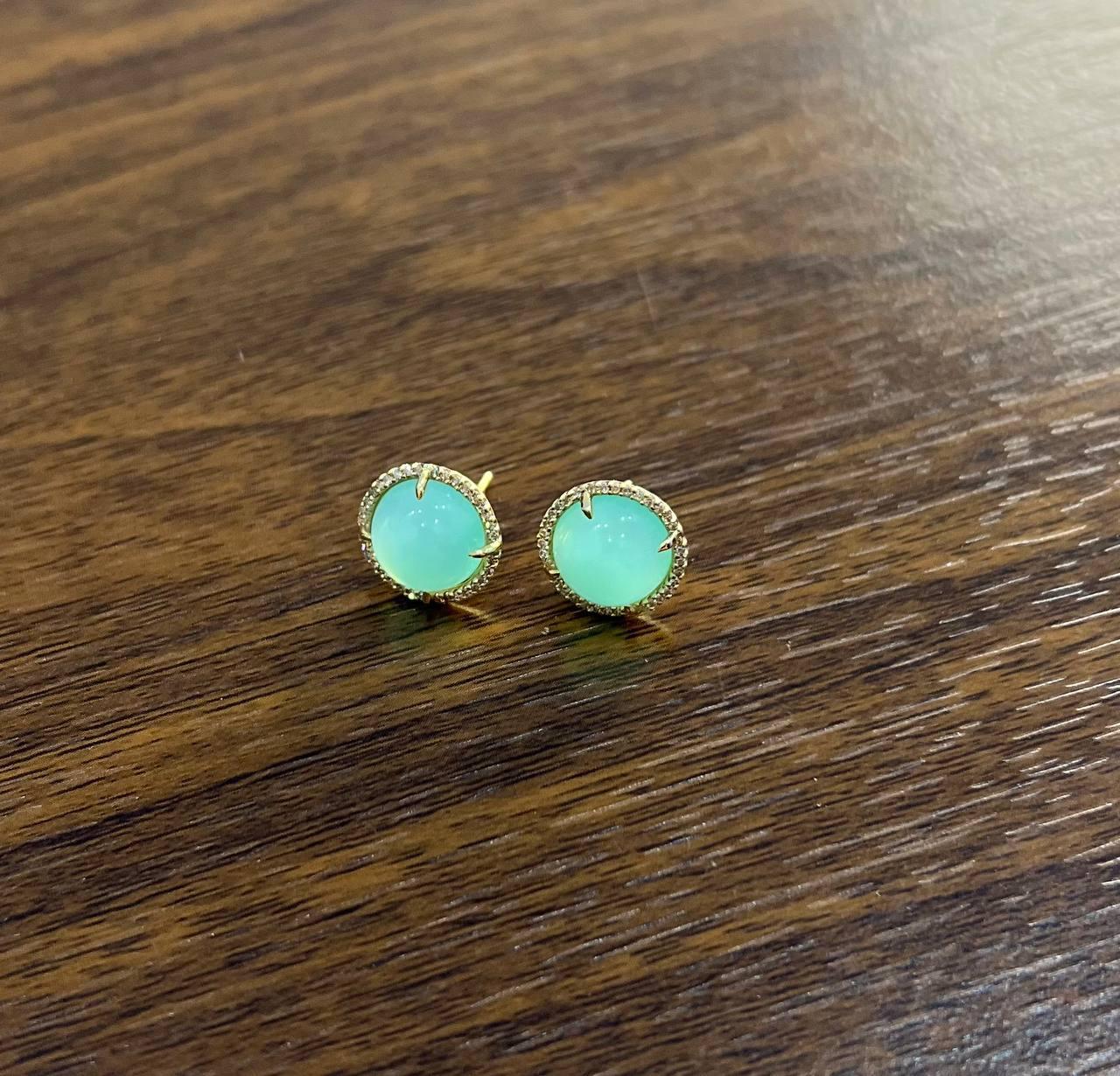 Pendientes de oro amarillo de 14 quilates con cabujón redondo de aguamarina verde y halo de diamantes Corte redondo en venta
