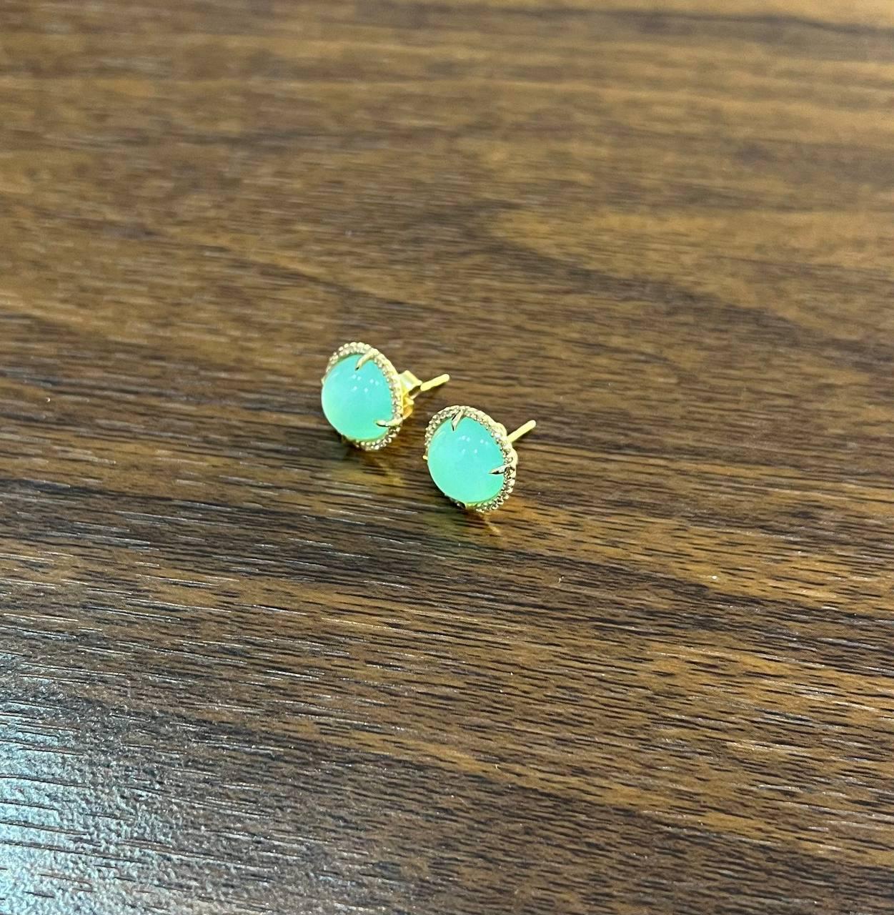 Pendientes de oro amarillo de 14 quilates con cabujón redondo de aguamarina verde y halo de diamantes en Nuevo estado para la venta en Oakton, VA