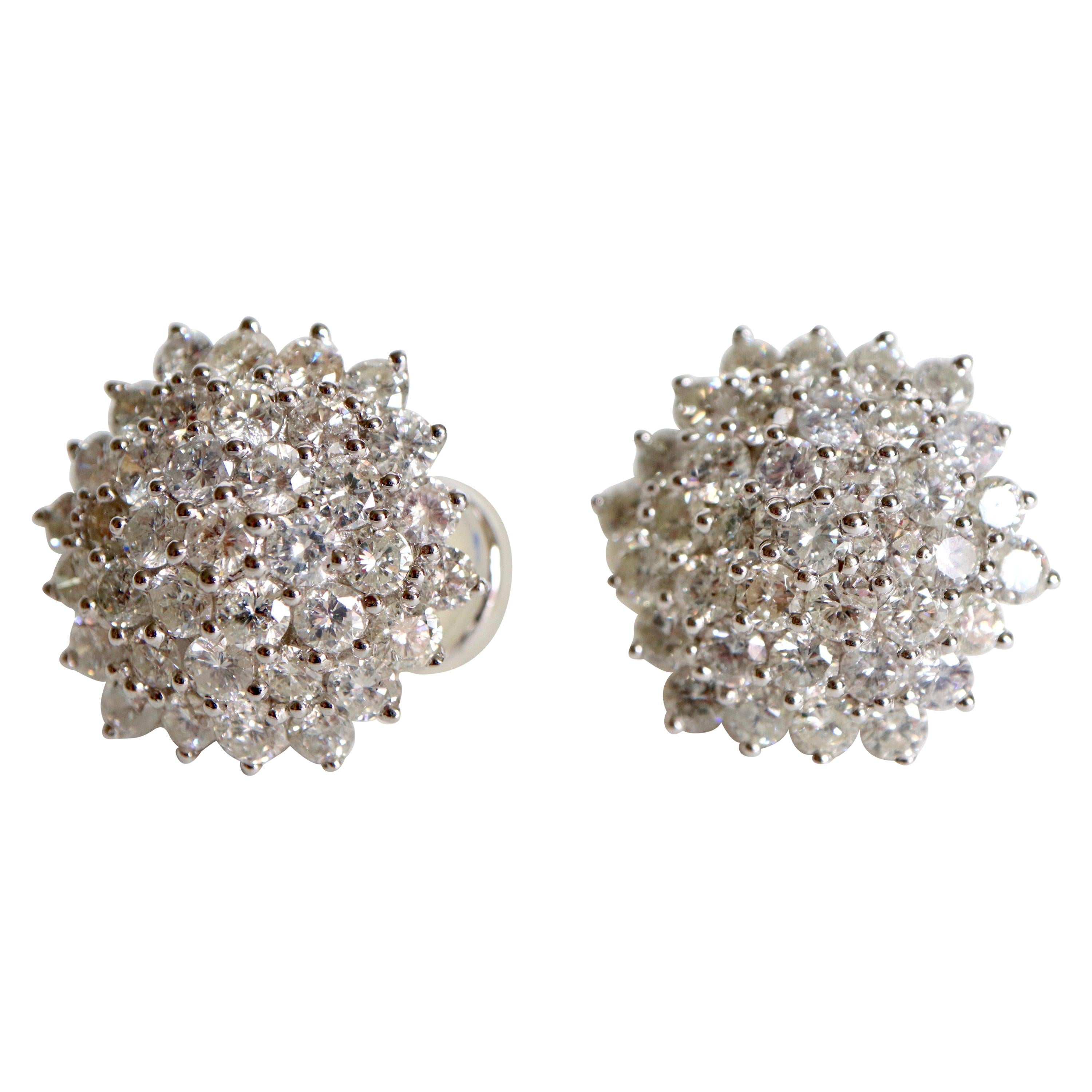 Round Shape Clip Earrings in 18 Carat White Gold with 5.8 Carat of Diamonds For Sale