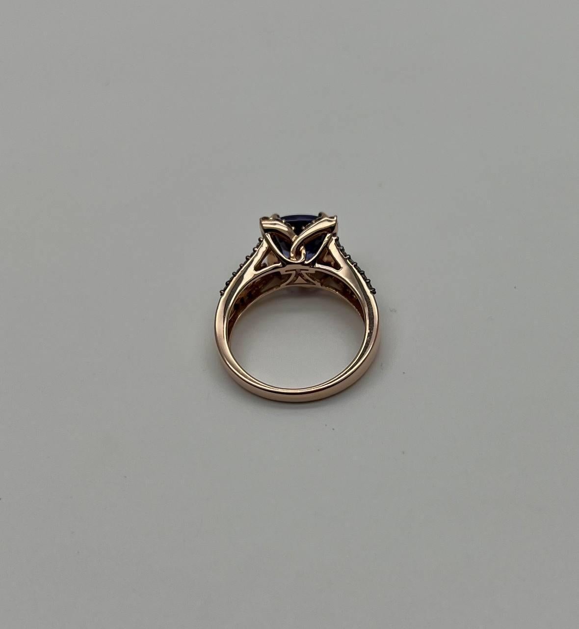 Round Shape Cut Blue Violet Tanzanite White Diamond Statement 14K Rose Gold Ring For Sale 7