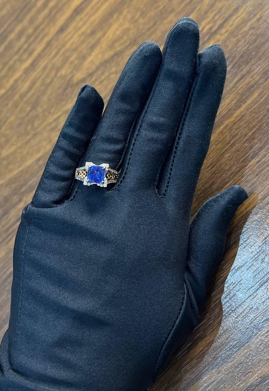 Round Shape Cut Blue Violet Tanzanite White Diamond Statement 14K Rose Gold Ring For Sale 4