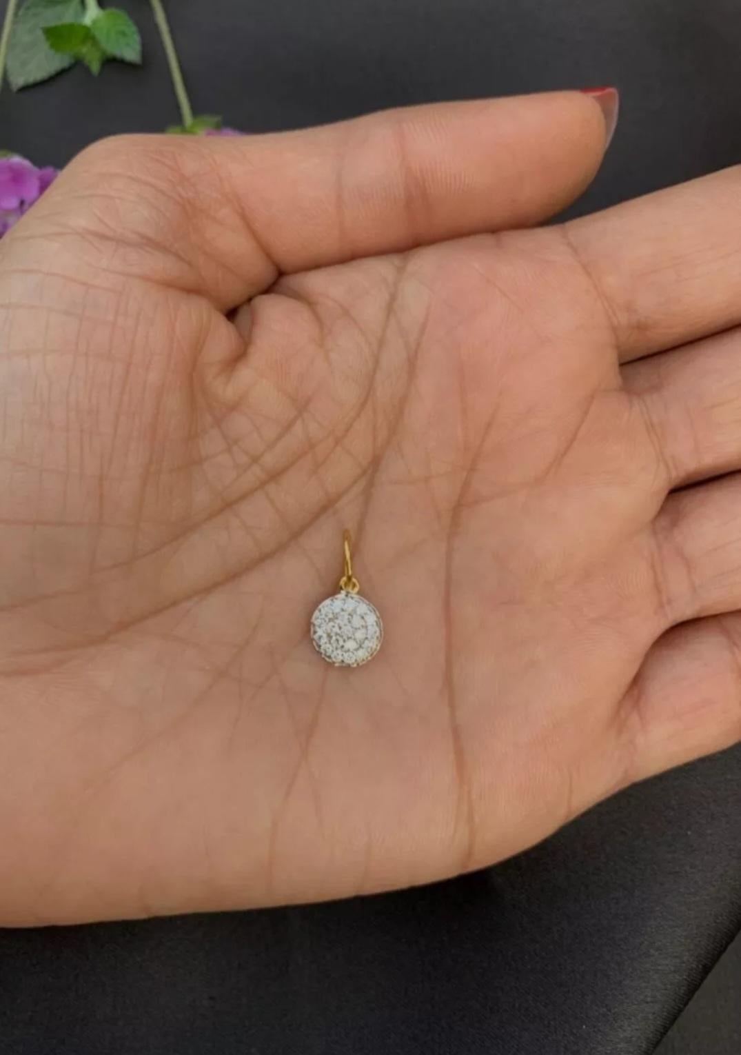 Runde Form Diamant-Anhänger 14K Massivgold Dainty Everyday-Anhänger Geschenk für Mutter. für Damen oder Herren im Angebot