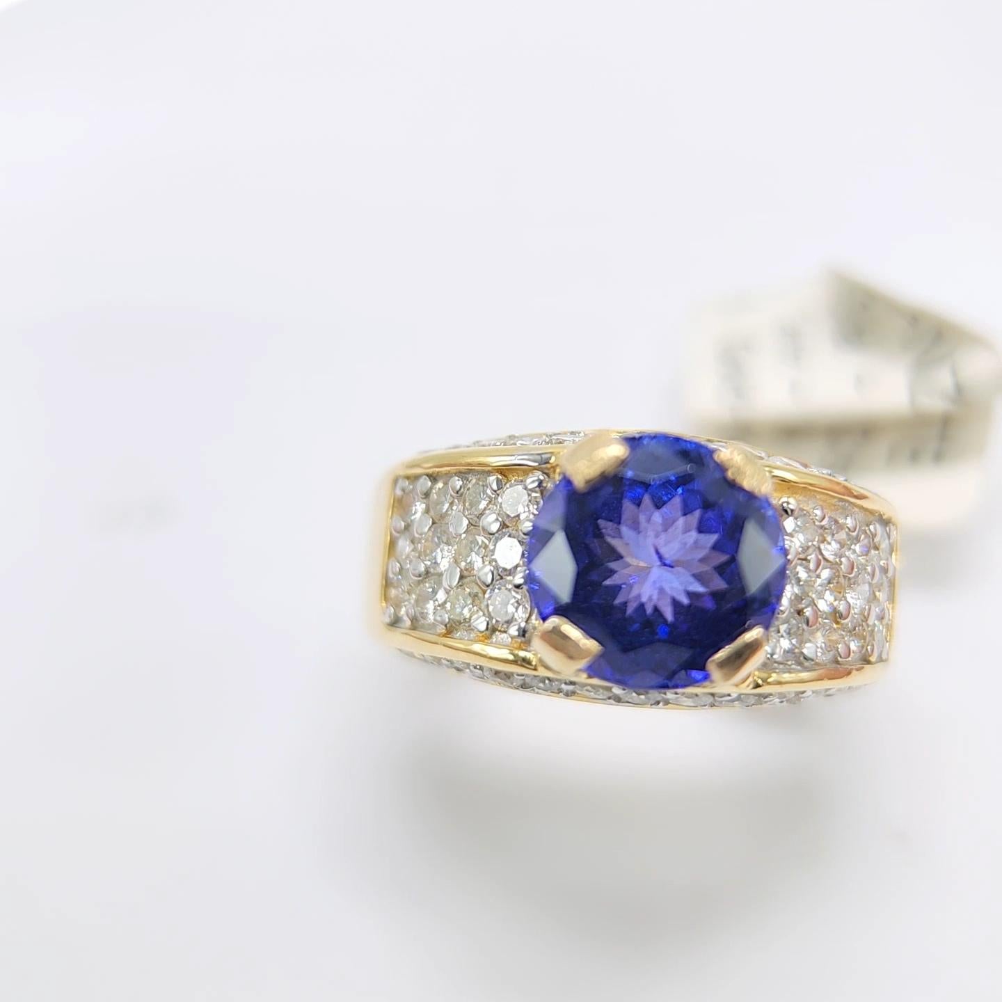Round Shape Tanzanite 3.16 Carat and Diamond Ring 18 Karat Gold. For Sale 4